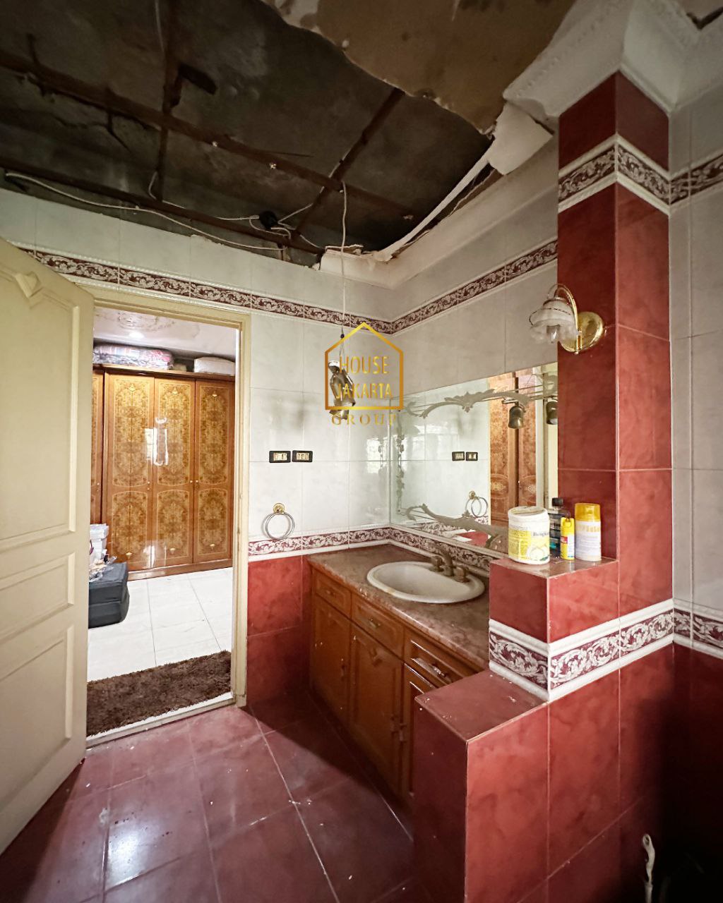 HS1823 Rumah 2 Lantai Tebet Area Siap Huni Dengan Pool Dan Garden. Fully Furnished. Murah Dan Nyaman