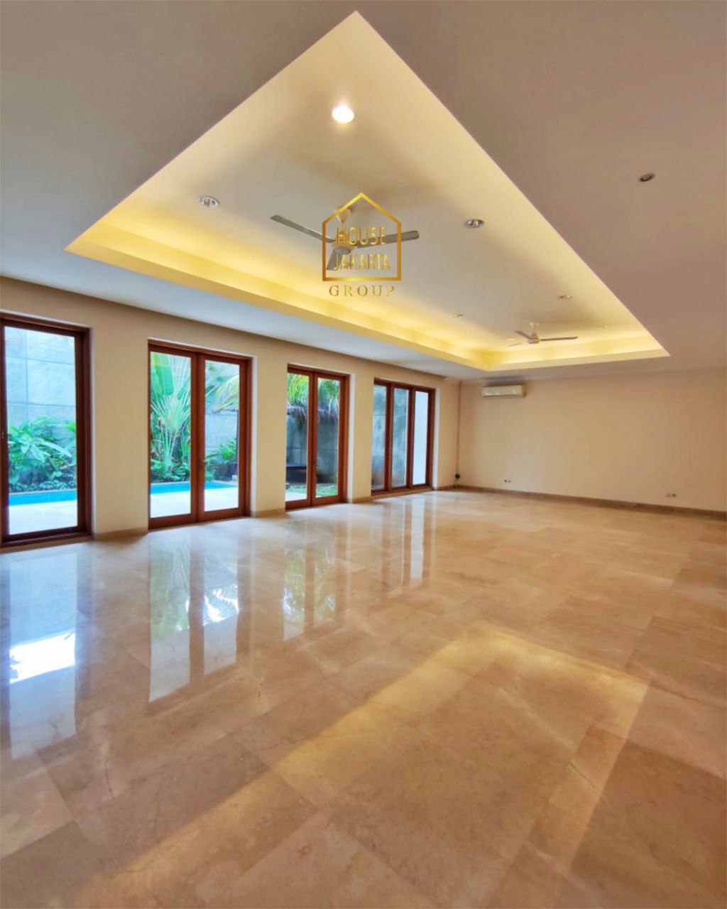 HS1825 Rumah Cantik 2 Lantai Kemang Area Siap Huni. Ada Taman & Pool. ELite Dekat Kemang Raya