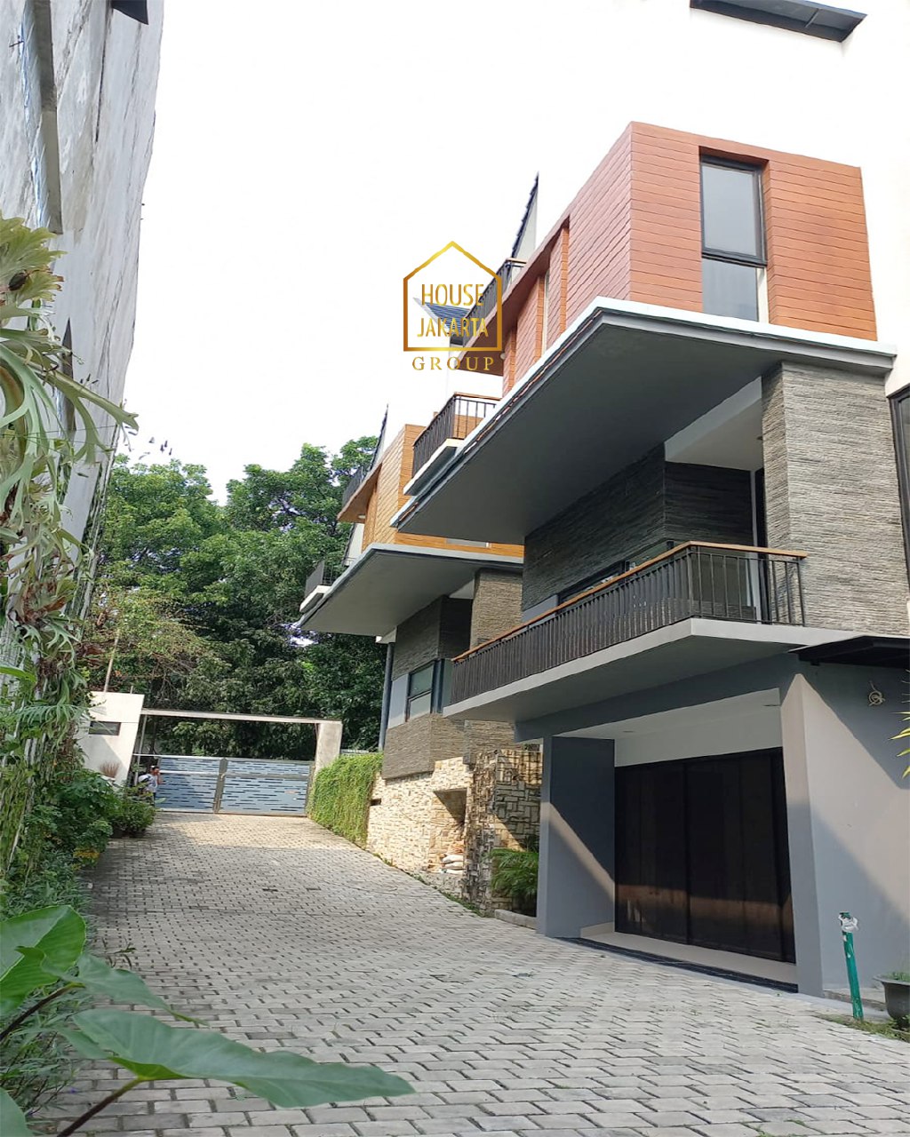 HS1827 Townhouse di Kebayoean Baru, 2 Lantai Siap Huni Elite Dekat Senayan