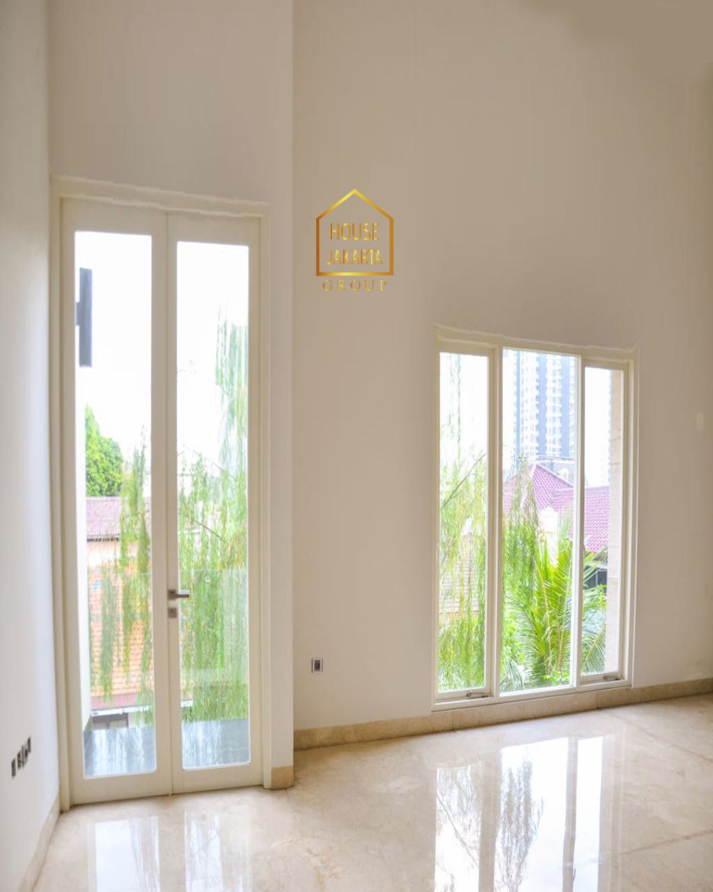 HS1829 Rumah Siap Huni Di Kebayoran Baru, Lantai Marmer Murah Dekat Senayan