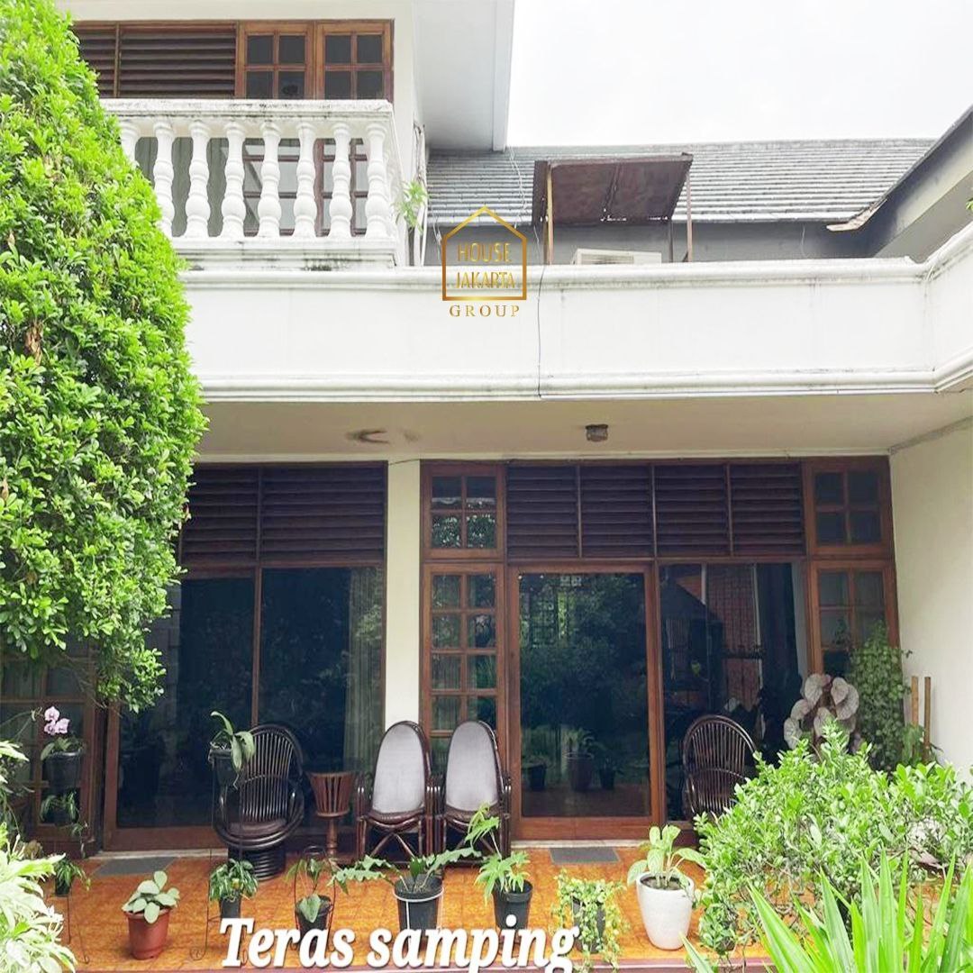 HS1830 Rumah 1,5 Lantai Hitung Tanah Di Menteng - Dekat Taman. Bentuk Persegi Elite Jalan Lebar Jarang Ada
