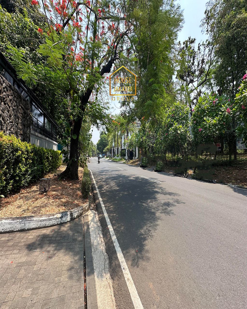 LS1835 Tanah Persegi Lokasi Elite Pondok Indah. Lokasi Strategis Jarang Ada. Dekat PIM & Simatupang