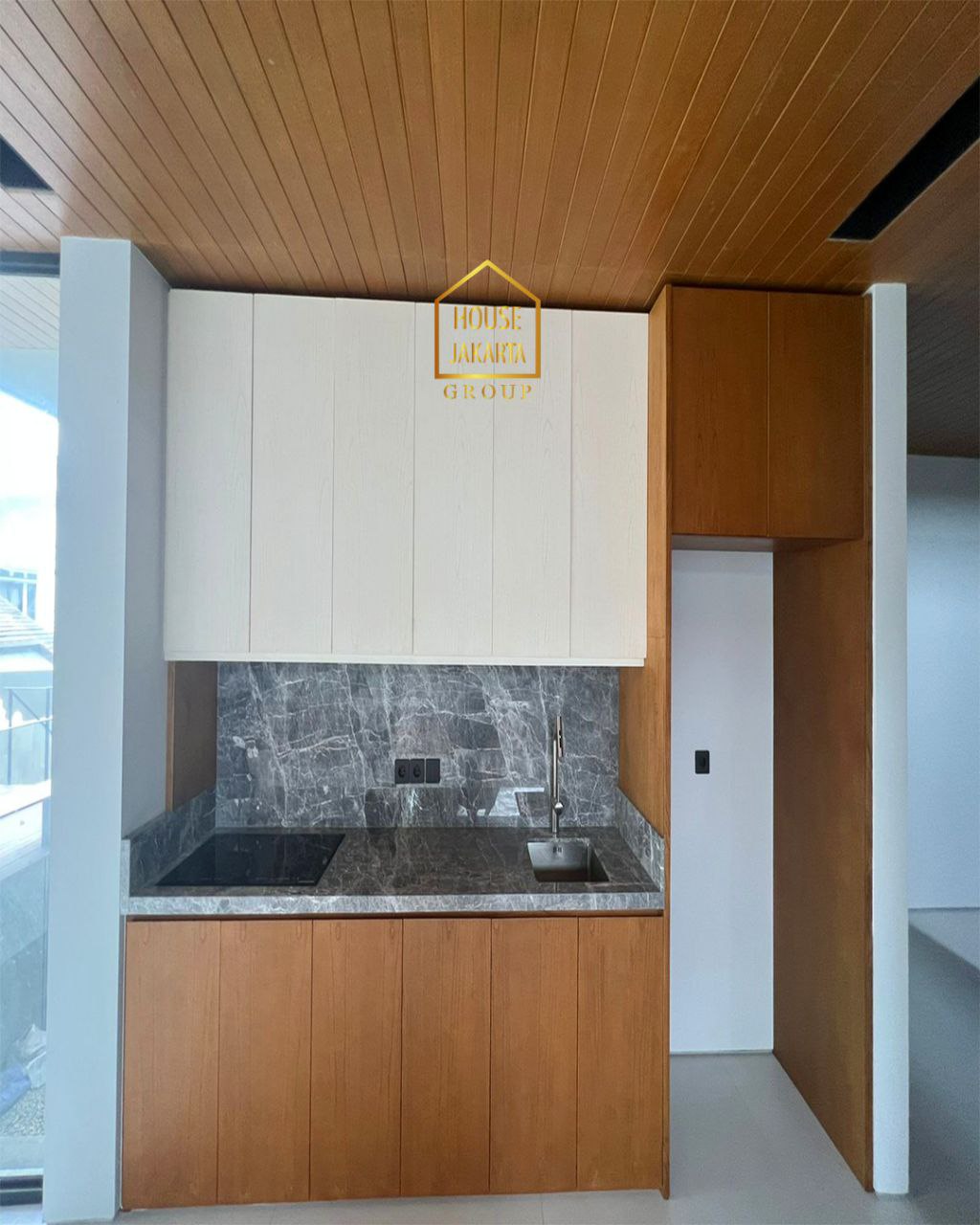 HS1838 Kemang Townhouse, Cozy House With Premium Specs, 4 Lantai Ada Elevator, Rooftop, Taman & Pool