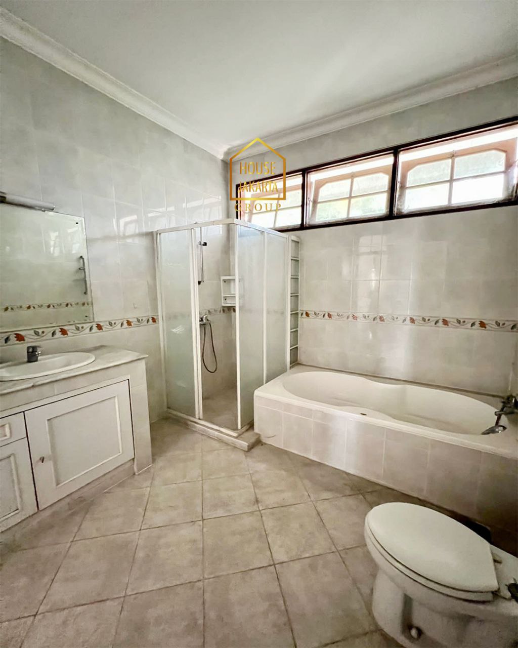 HS1847 Rumah Murah 2 Lantai Jalan Lebar Di Pondok Indah Siap Huni. Prime Location Dekat PIM 