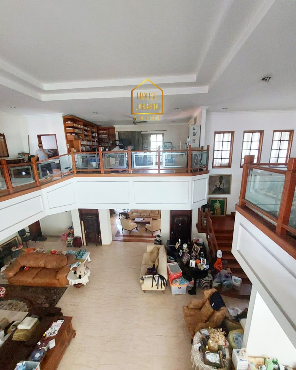 HS1850  Rumah Elite 2 Lantai Dalam Komplek Pondok Indah, Lingkungan Tenang dan Prestige, Dekat PIM