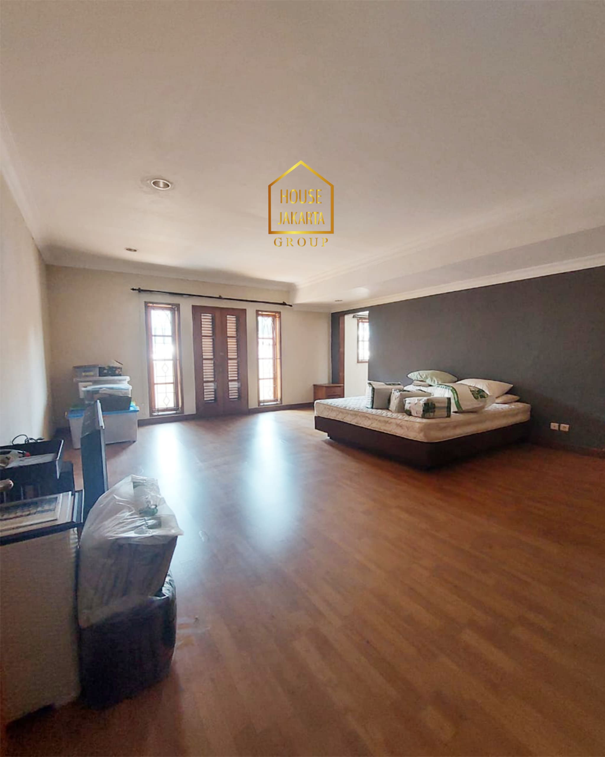 HS1850  Rumah Elite 2 Lantai Dalam Komplek Pondok Indah, Lingkungan Tenang dan Prestige, Dekat PIM