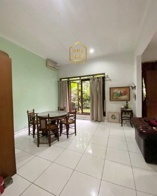 HS1853 Rumah 2 Lantai Siap Huni Senopati Area • Depan Taman • Murah • Limited • Dekat SCBD