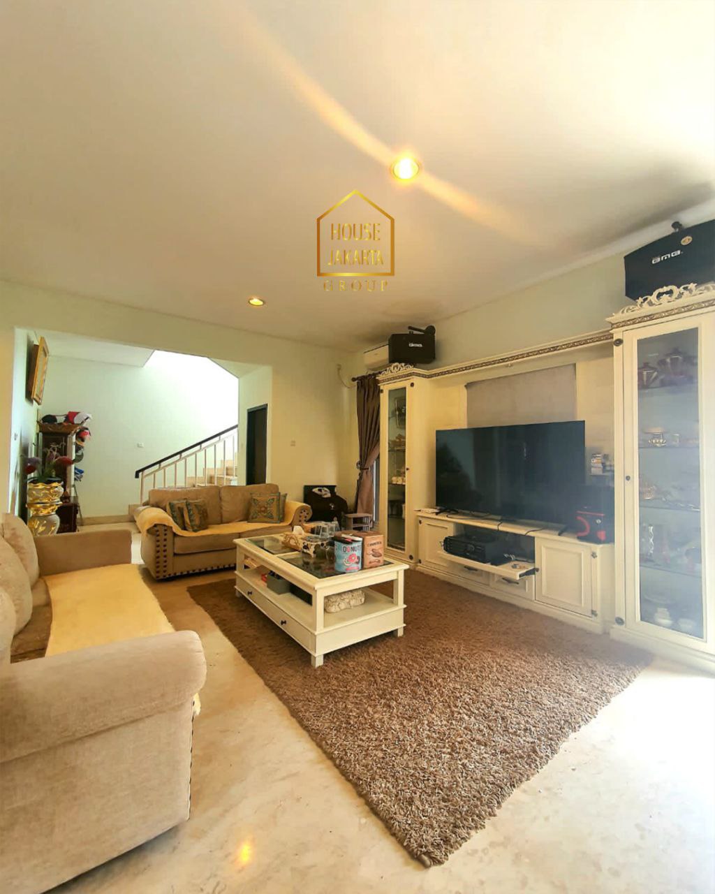 HS1856 Rumah 3 Lantai Siap Huni Cilandak Barat, Lantai Marmer, Fully Furnished, Dekat Simatupang