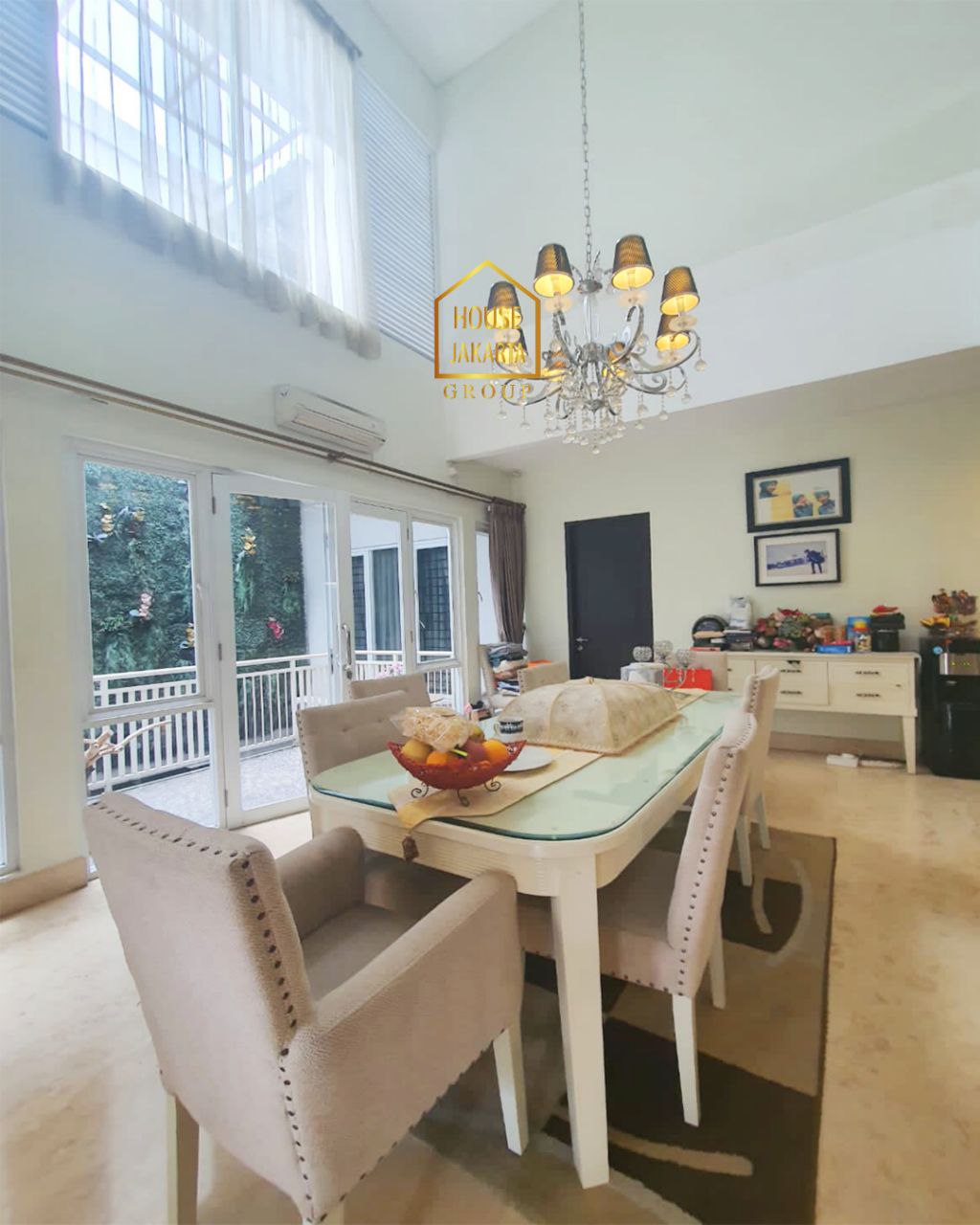 HS1856 Rumah 3 Lantai Siap Huni Cilandak Barat, Lantai Marmer, Fully Furnished, Dekat Simatupang