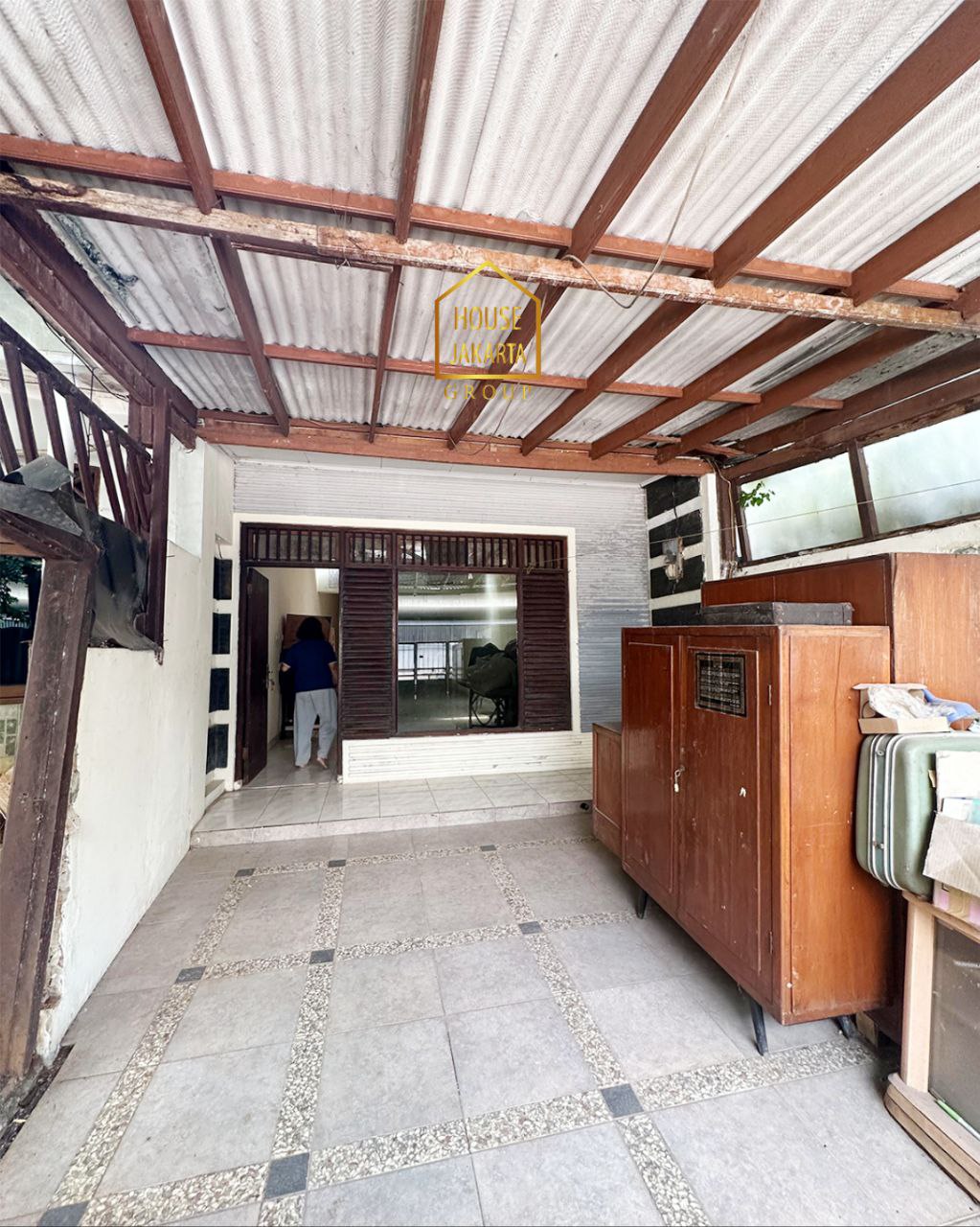 HS1862 Rumah Tua 2 Lantai Hitung Tanah. Lokasi Strategis Kebayoran Baru. Elite Dekat SCBD dan Senopati.