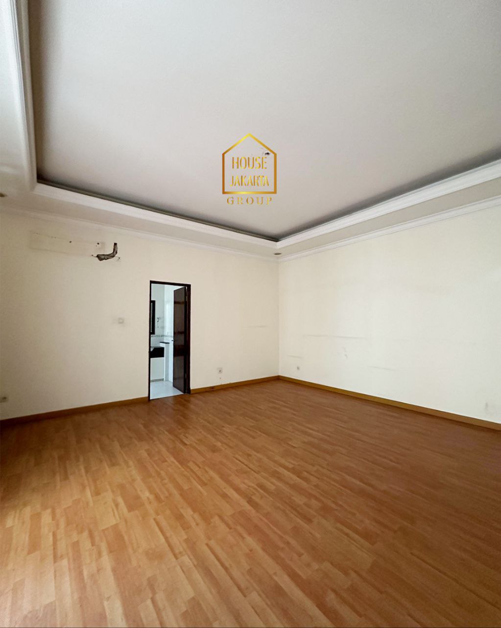 HS1863 Rumah 1 Lantai Dalam Komplek Pondok Indah Elite. Ada Swimming Pool. Lokasi Strategis Dekat PIM dan Simatupang.