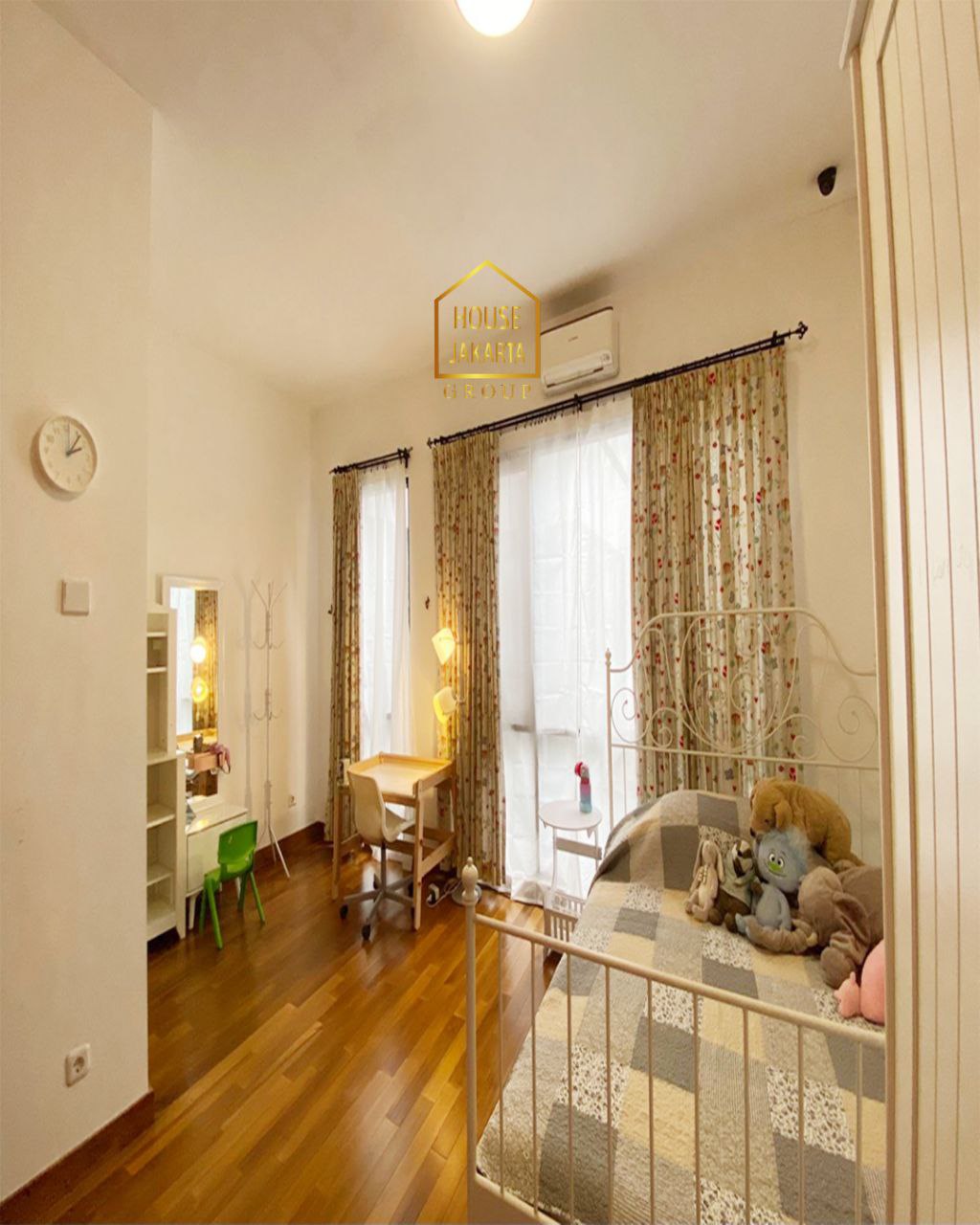 HR1866  Rumah Siap Huni 2,5 Lantai Cipete - Cilandak • Area Asri • Ada Taman & Pool •  Dekat Kemang