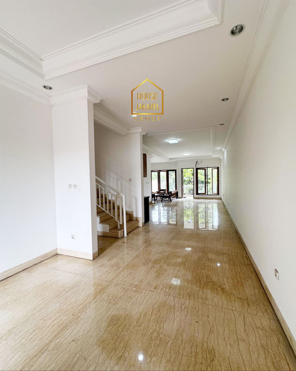 HS1870 Rumah Bagus Pejaten Barat 2,5 Lantai Siap Huni. Lokasi Strategis Dekat Pejaten Village