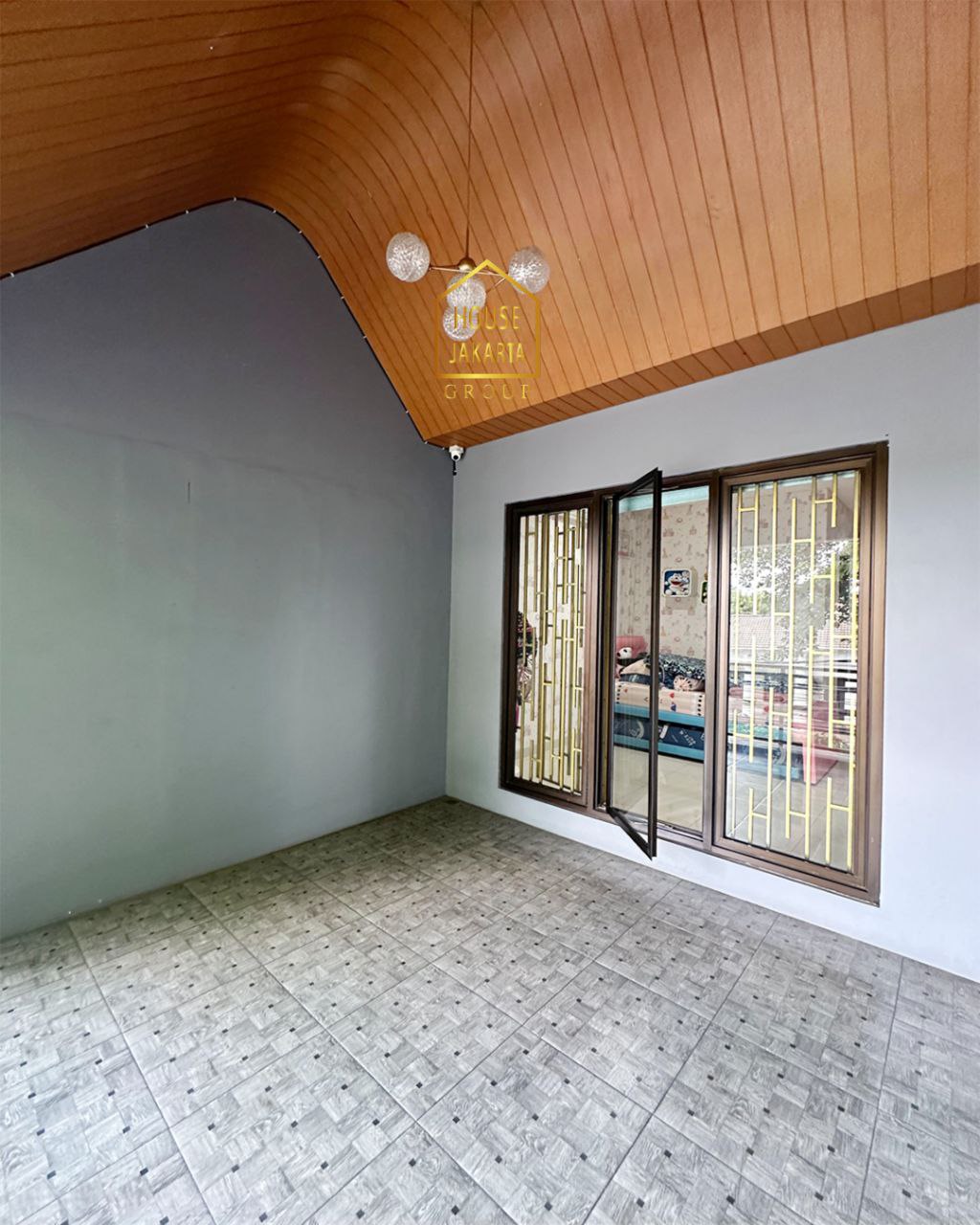 HS1876  Rumah Kemang 3 Lantai di Kawasan Elite dan Strategis • Ada Pool • Jarang Ada • Dekat Kemang Raya