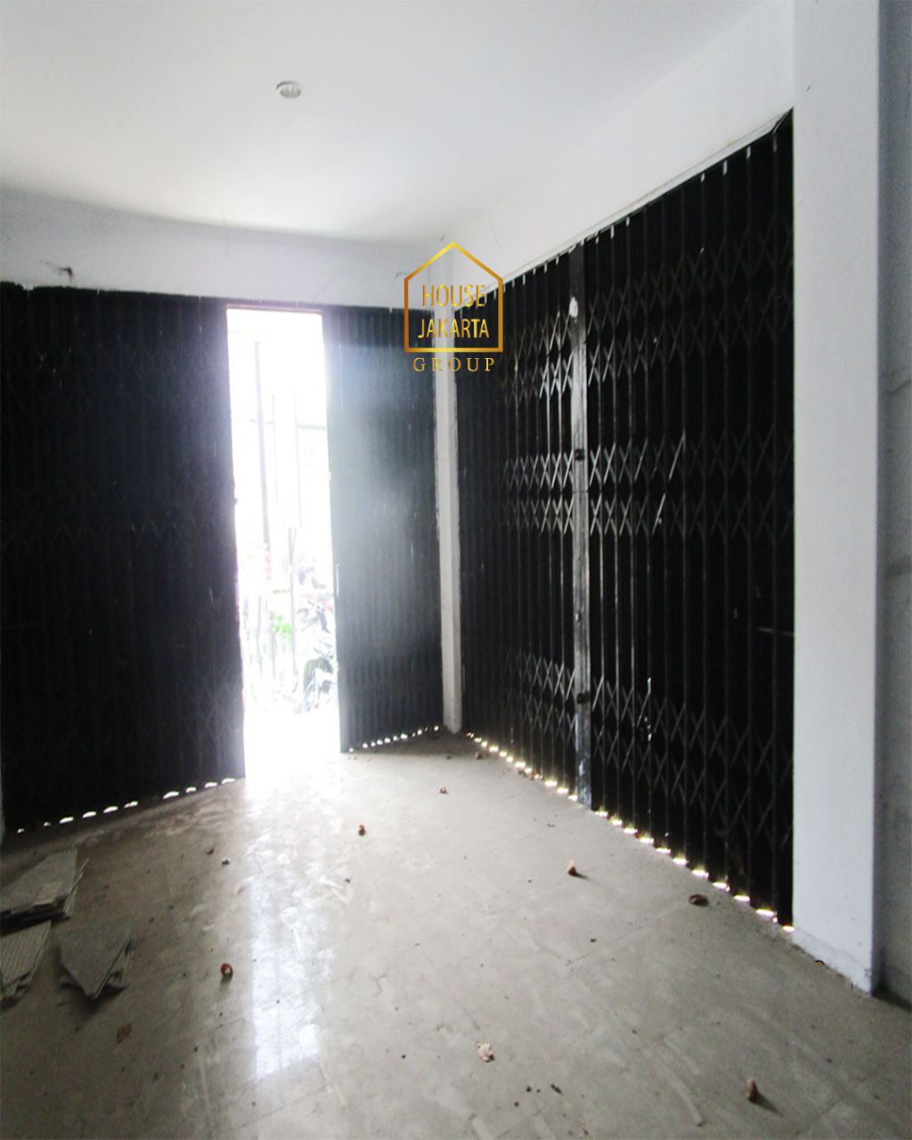 CS1877 Ruko 4 Lantai Di Cempaka Putih - Jakpus, Siap Huni Carport 2, Murah, Bisa Kantor, Klinik & Cafe