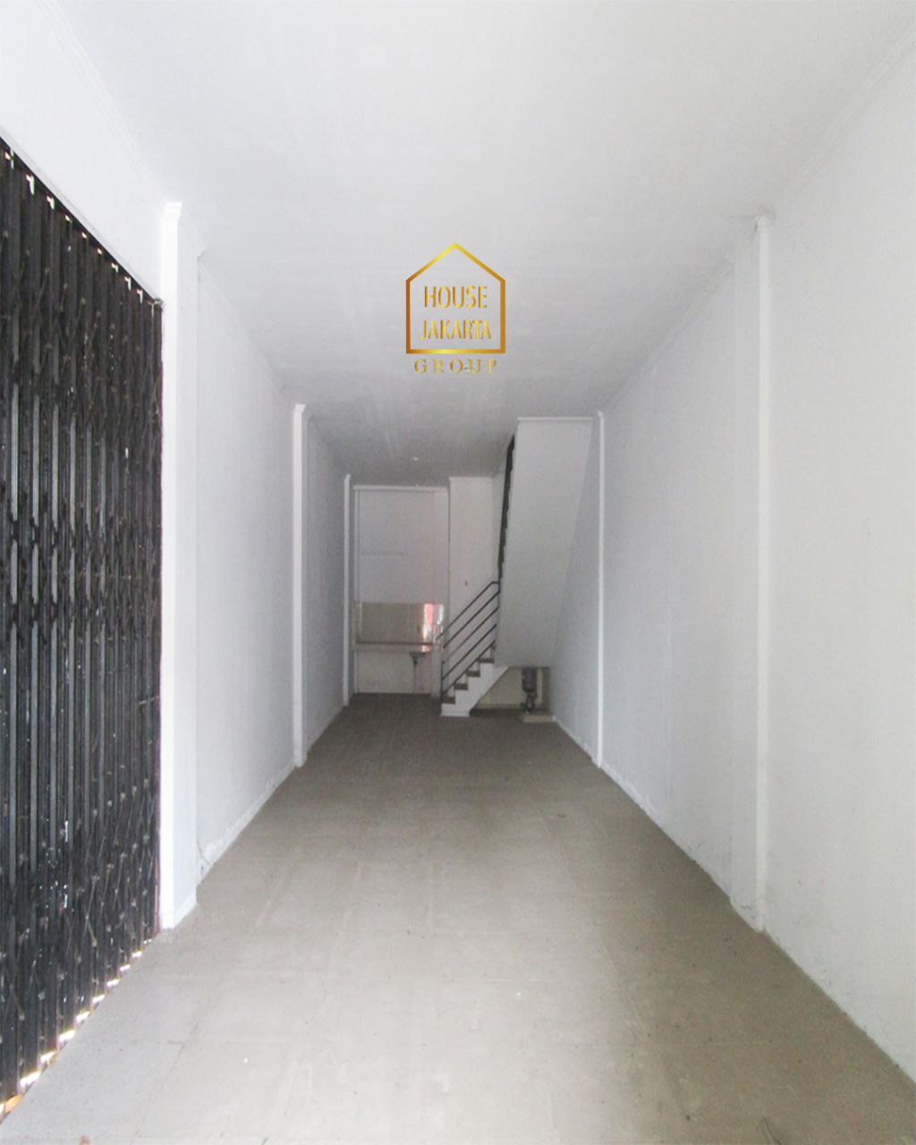 CS1877 Ruko 4 Lantai Di Cempaka Putih - Jakpus, Siap Huni Carport 2, Murah, Bisa Kantor, Klinik & Cafe