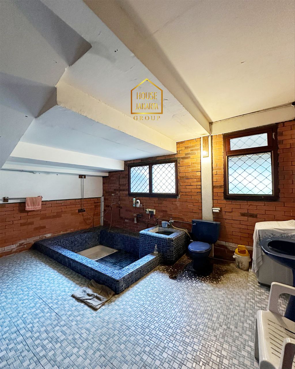 HS1882 Rumah Murah Siap Huni Pasar Minggu Area • Halaman Luas • Dekat Simatupang & Akses Masuk Tol