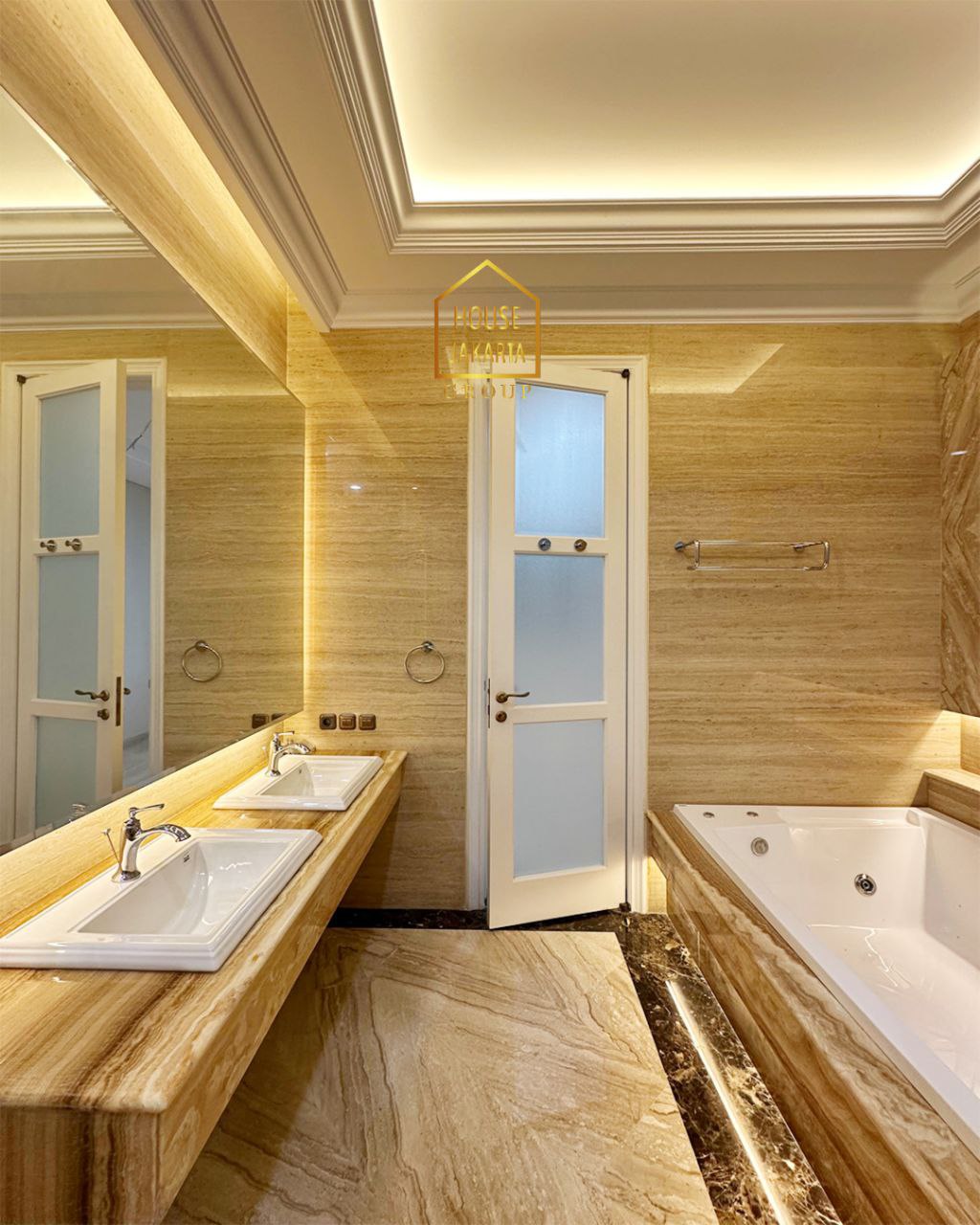 HS1886 Luxurious Modern Classic 2,5 Storey-House with A Swimming Pool & Garden •  • Premium & Elite • Near PIM, Simatupang Business District, & MRT Stations