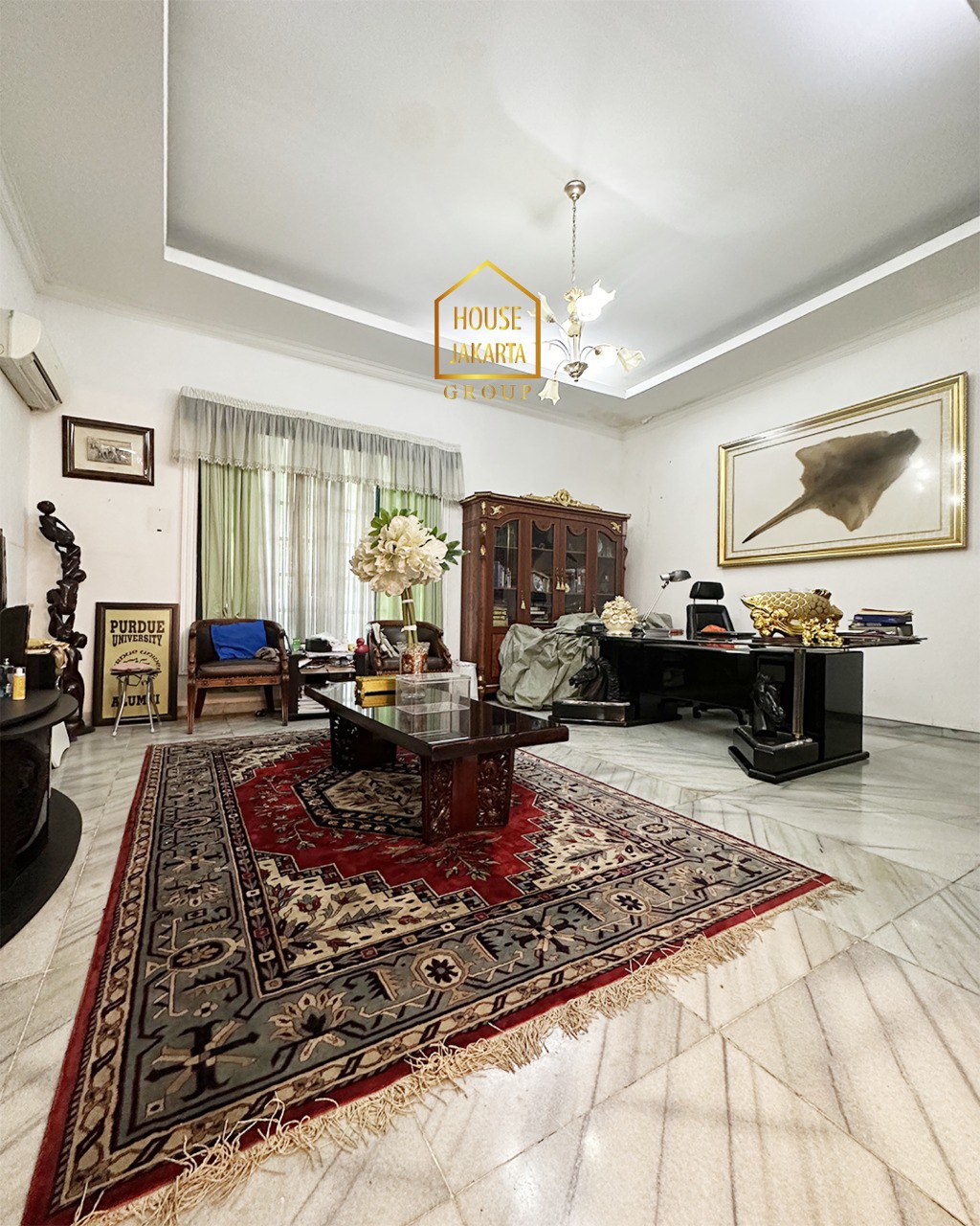 HS1890 TURUN HARGA !!  Rumah dengan Halaman Luas DEKAT KEMANG RAYA, Hijau Asri