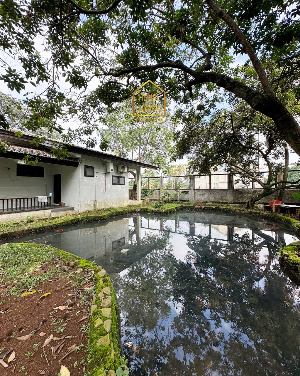 HS1891 Jagakarsa Termurah Harga NJOP • 1,5 Lantai • Taman Luas • Dekat Tol Desari