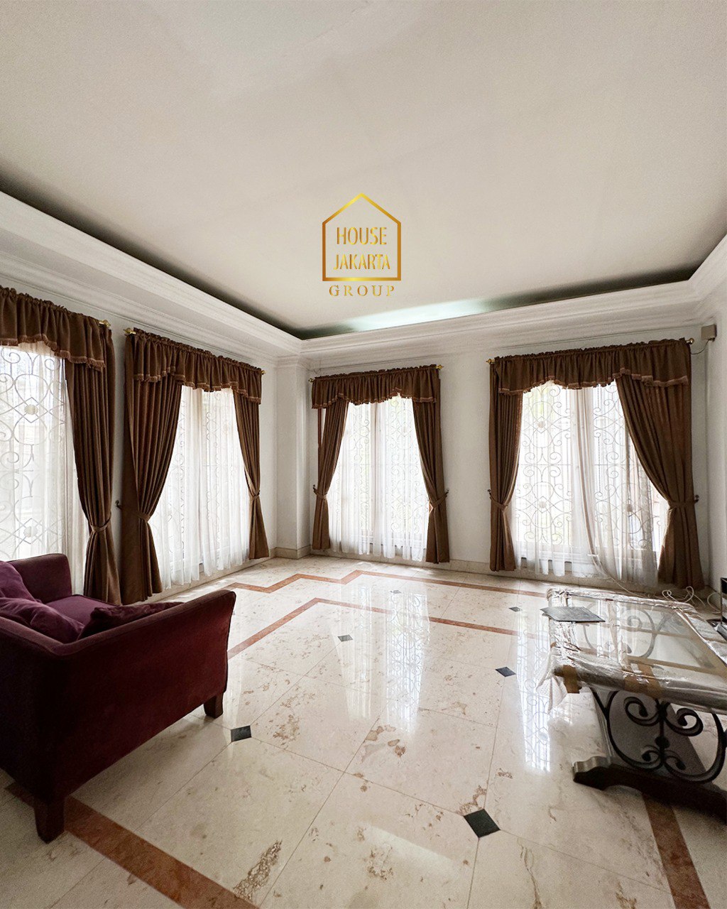 HS1892  Rumah Mewah Mega Kuningan Termurah Di Bawah NJOP 2 Lantai + Basement. Dengan Pool & Garden, Turun Harga, 