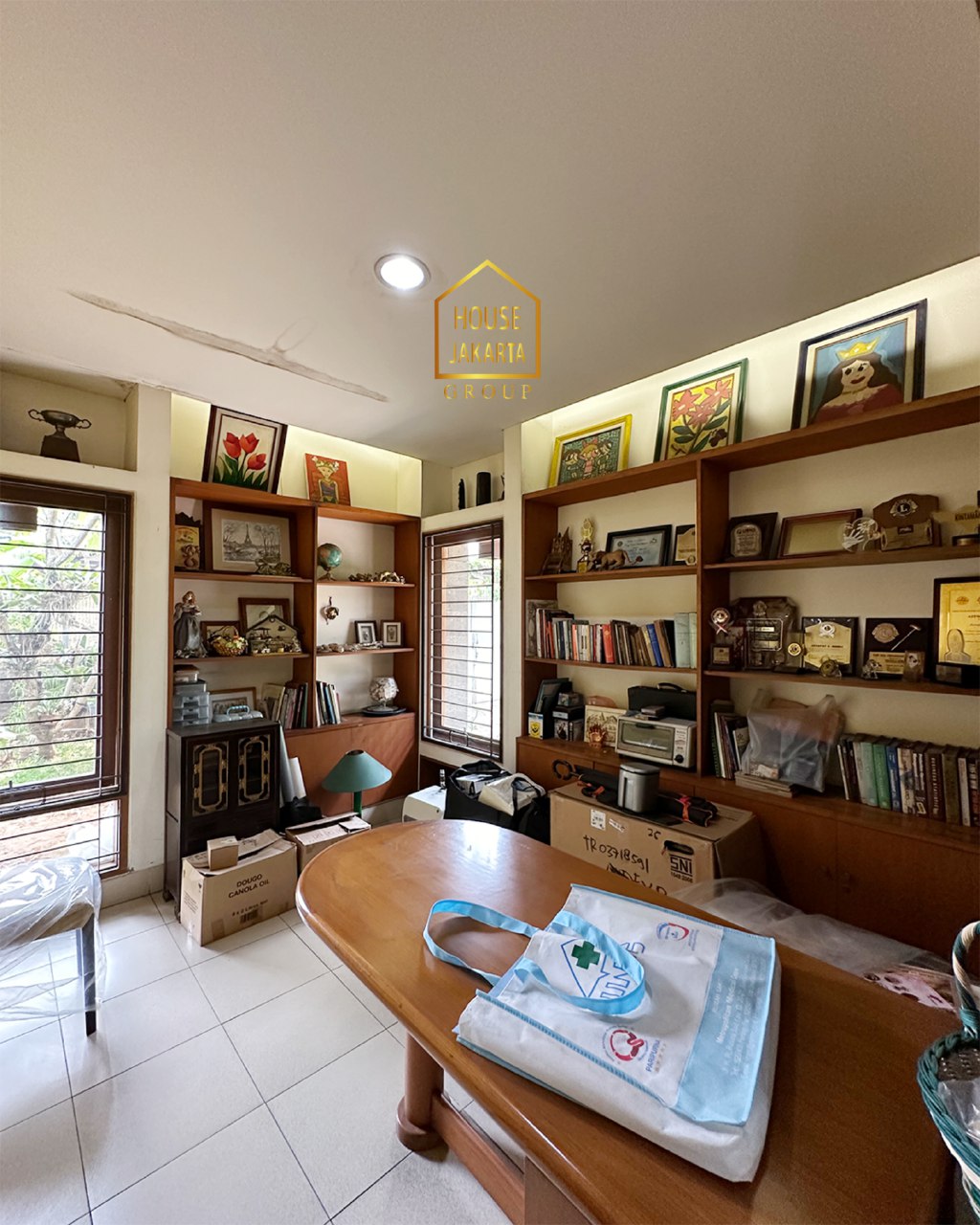 HS1900  Rumah DurenTiga 2 Lantai Siap Huni, Parkir 10 Mobil. Lingkungan Tenang. Jalan Lebar & Asri. MURAH...!!!