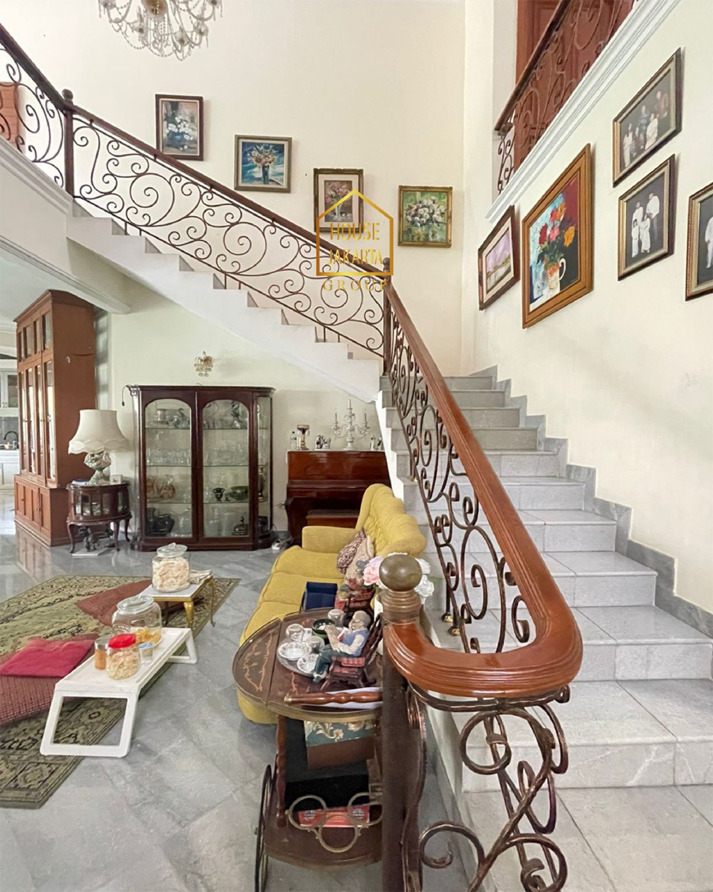 HR1908  Rumah  Kemang Area Turun Harga 2 Lantai Siap Huni Dalam Cluster • Area Tenang • Ada Taman Luas & Pool