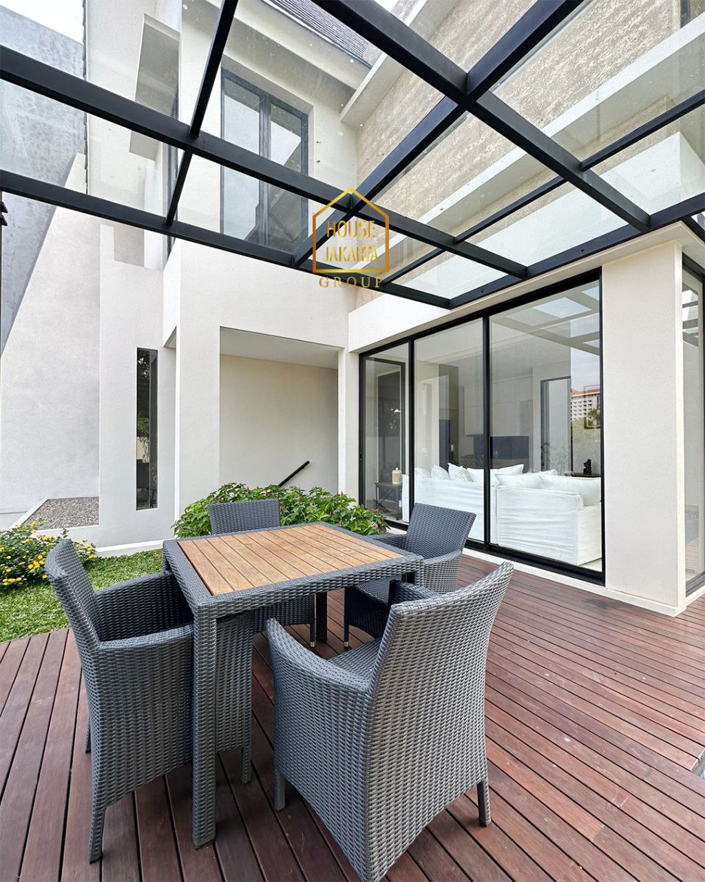 HS1915  Brand New Patra Kuningan 4 Lantai, Taman & Pool, Murah, Elite Dekat Rasuna Said