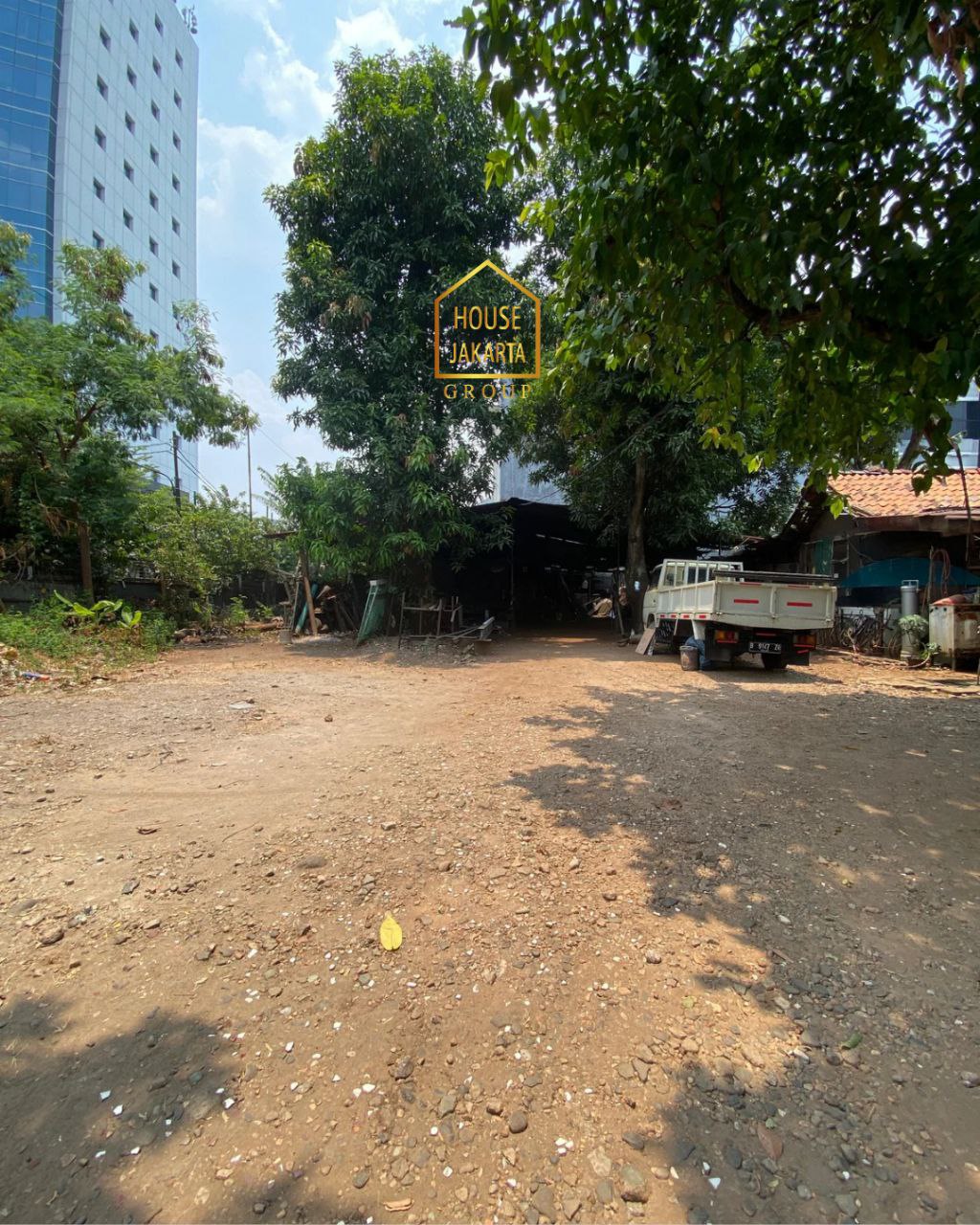 LS1916  Tanah Komersial Tb Simatupang Ijin Bisa 7 Lantai •  Murah • Kotak 30 m x 29 m • Dekat Tol