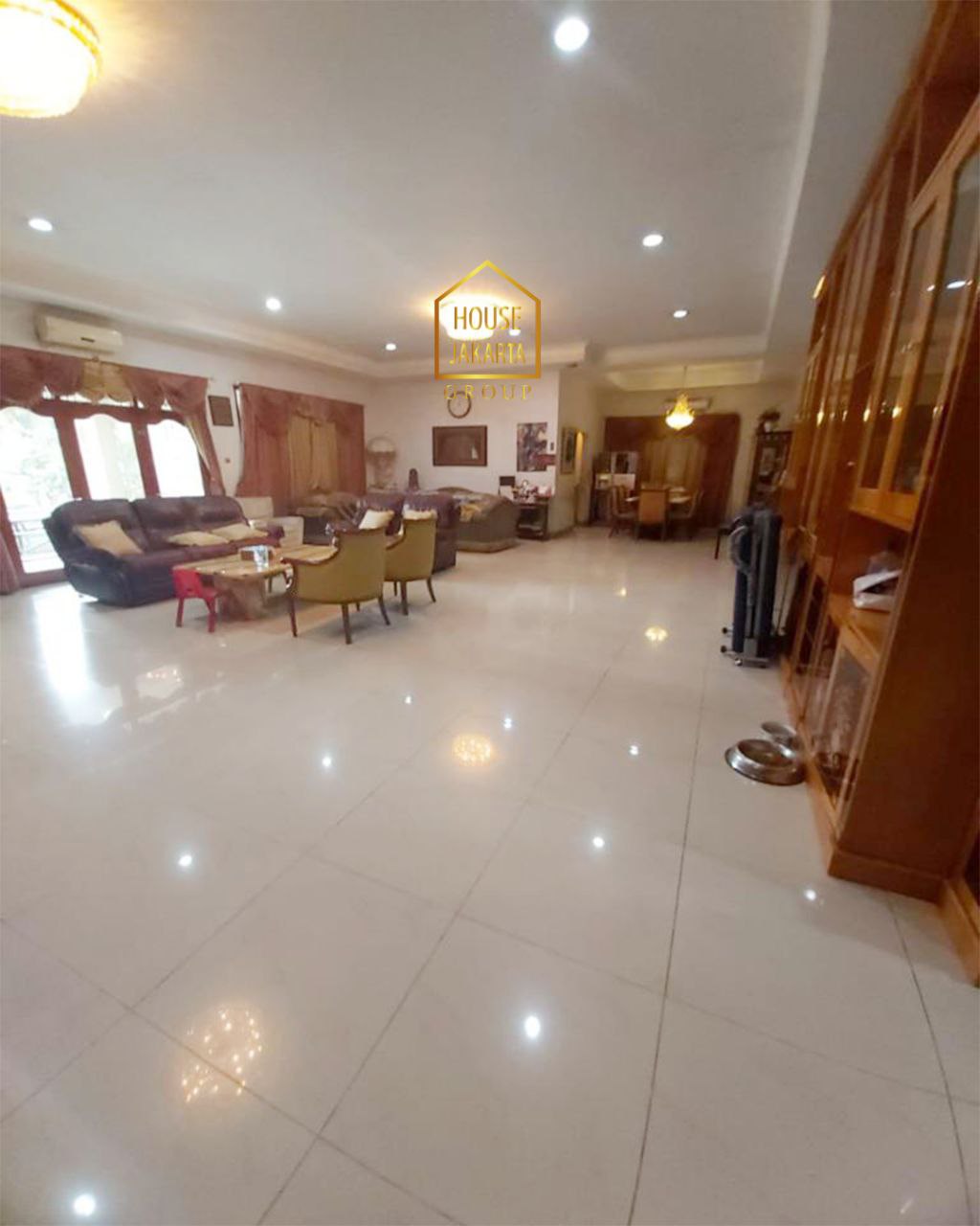 HS1924 Rumah Siap Huni Kemang Area, Taman Luas & Pool, Murah, Elite, Dekat Kemang Raya
