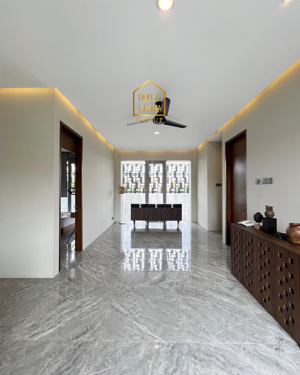 HS1925  Brand New Tropical Modern Veteran - Bintaro, 2 Lantai + Rooftop, Taman & Pool