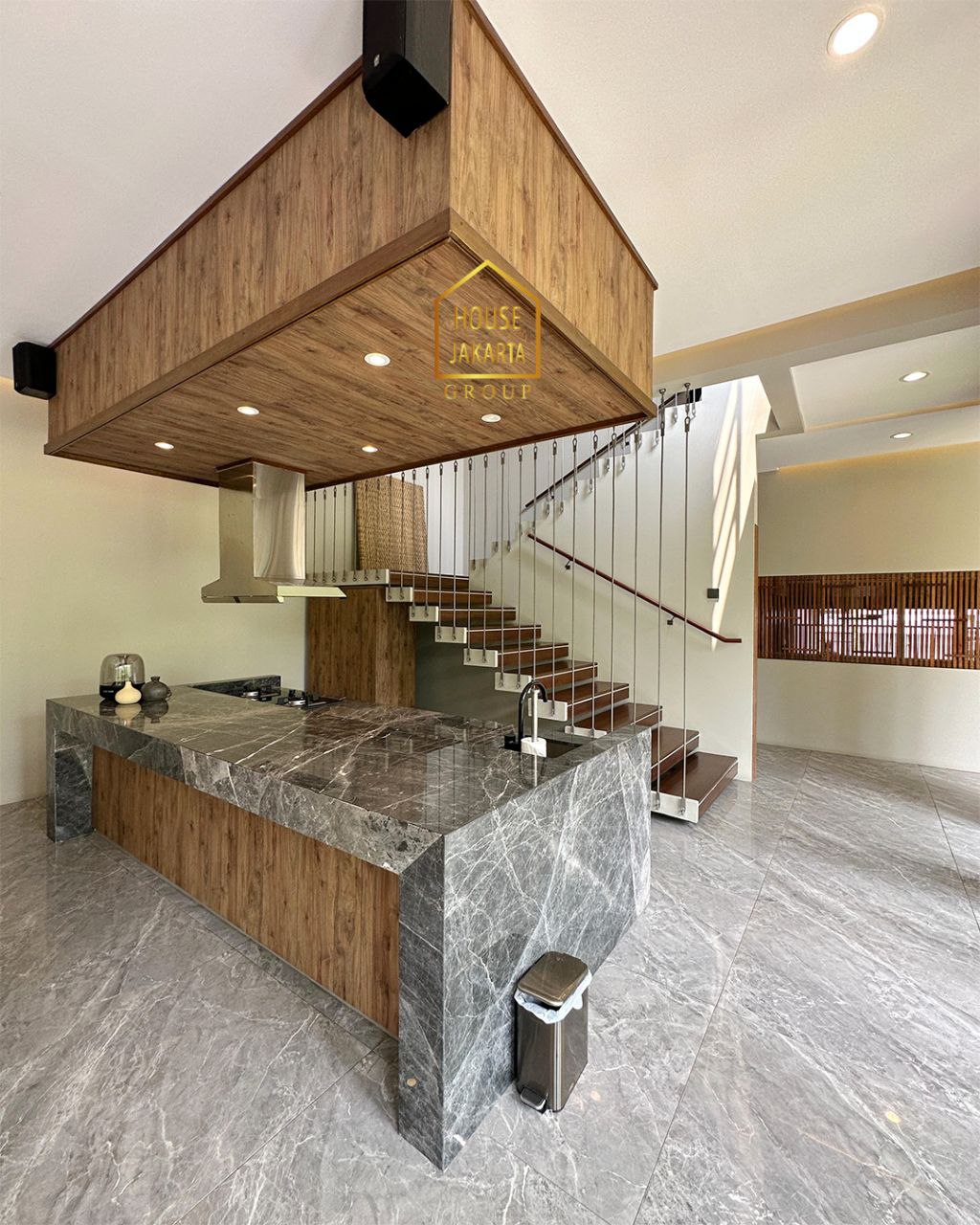 HS1925  Brand New Tropical Modern Veteran - Bintaro, 2 Lantai + Rooftop, Taman & Pool