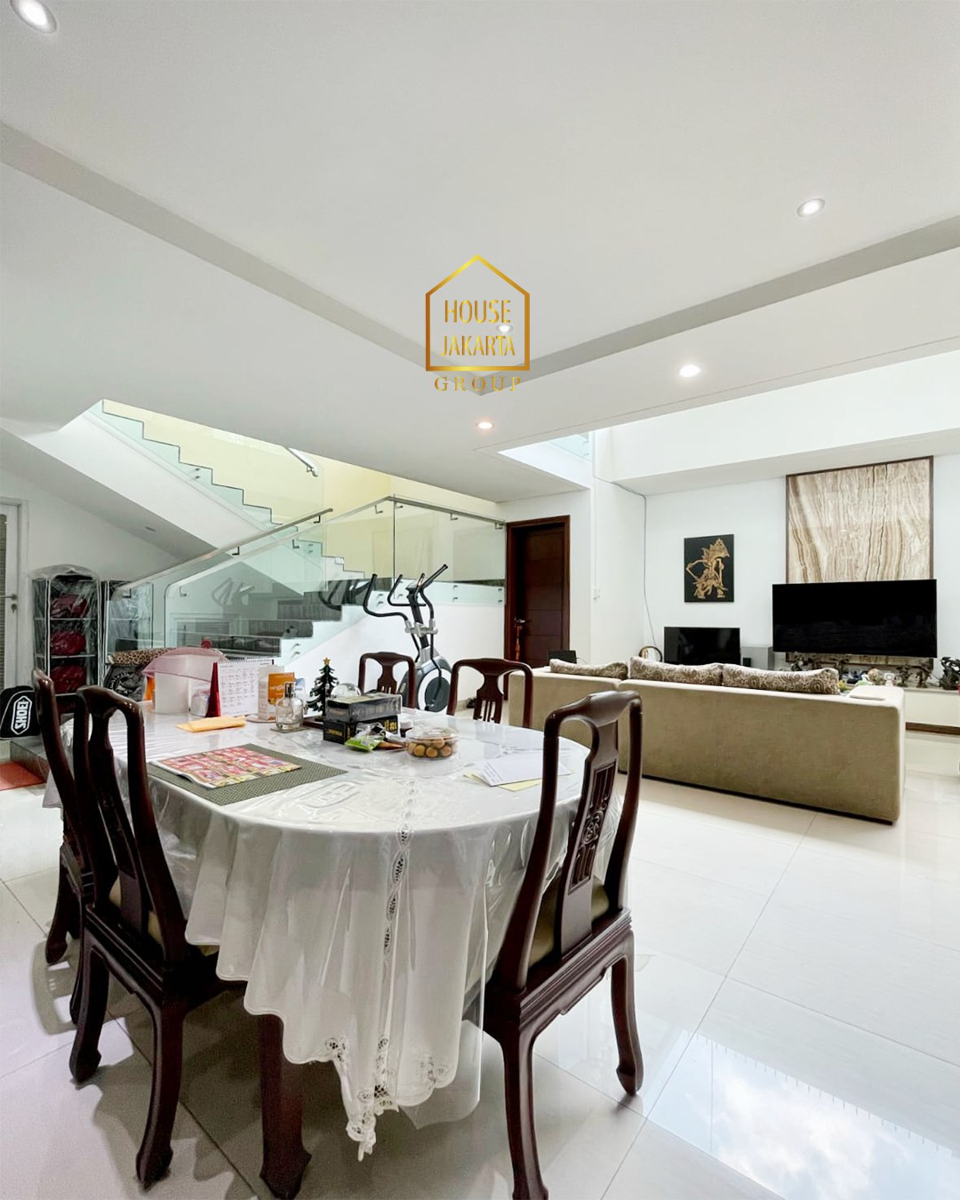 HS1931  Rumah Permata Hijau Siap Huni 2 Lantai • Lokasi Tenang dan  Elite • Jalan Lebar • Dalam Komplek