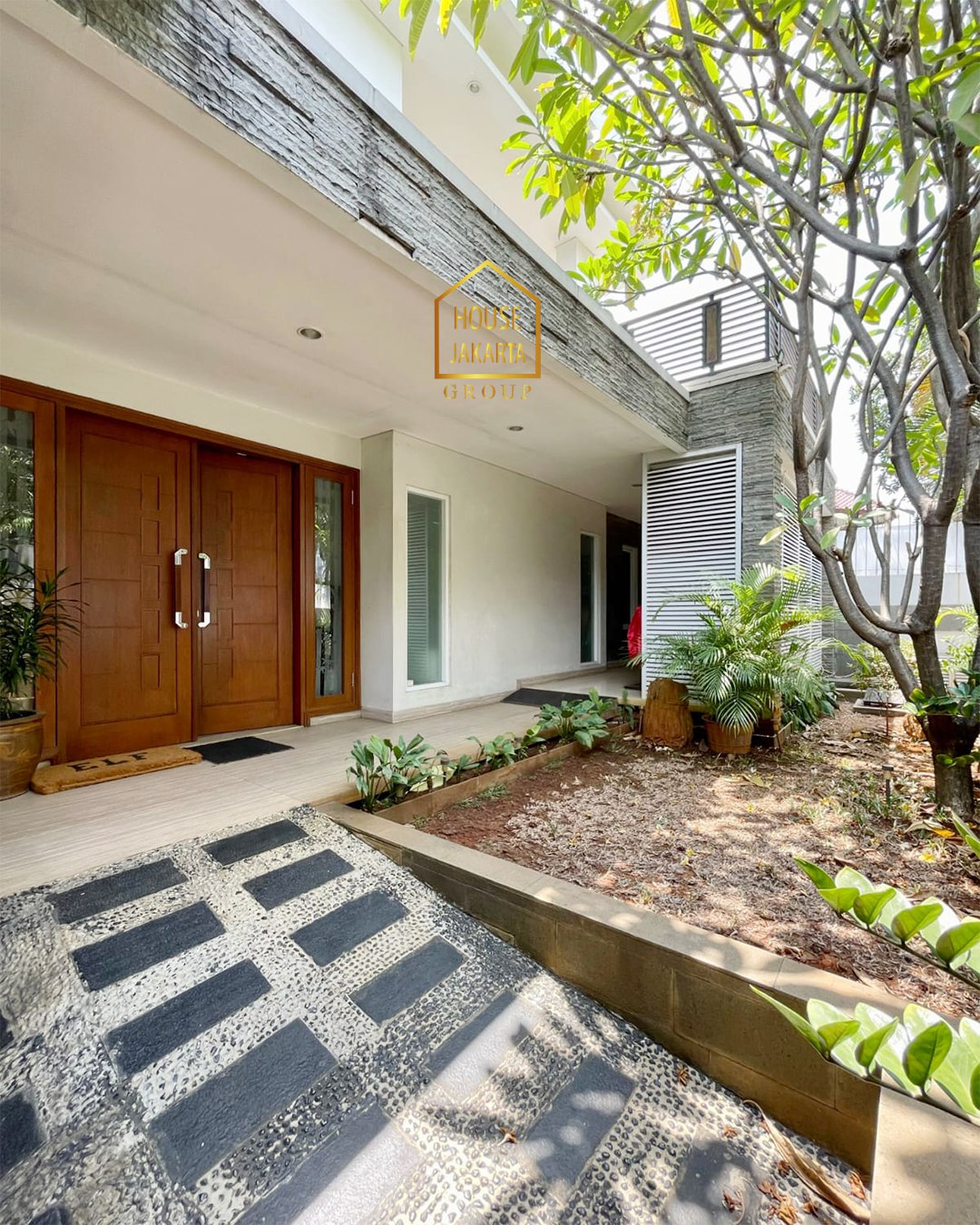 HS1931  Rumah Permata Hijau Siap Huni 2 Lantai • Lokasi Tenang dan  Elite • Jalan Lebar • Dalam Komplek