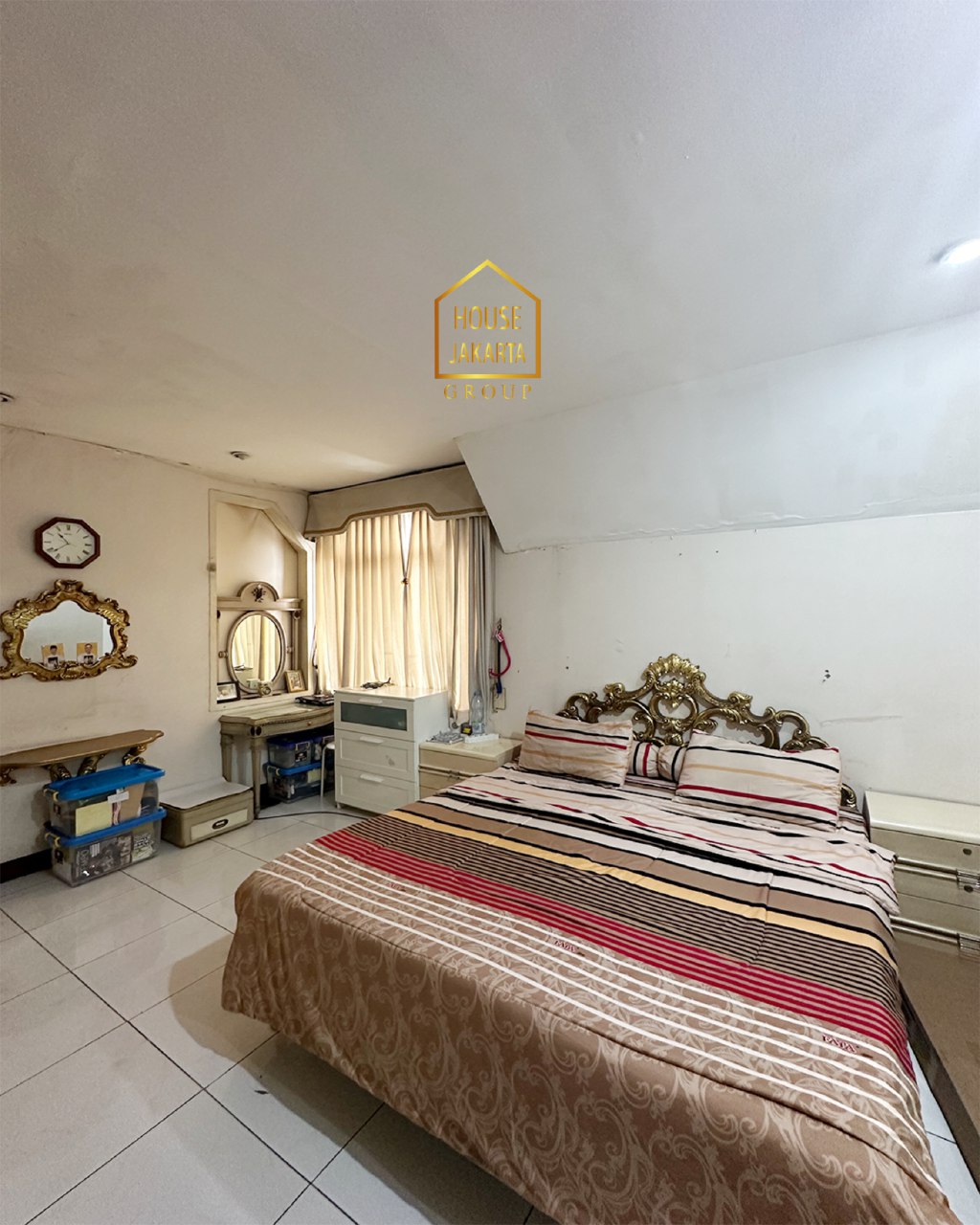 HS1936  Rumah Pondok Indah 2 Lantai Dengan Taman & Pool. Strategis Dekat PIM & Simatupang