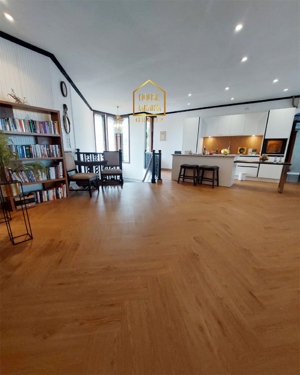 HS1939 Rumah Kebayoran Baru 2 Lantai Dalam Komplek Siap Huni. Area Tenang Dekat Blok M