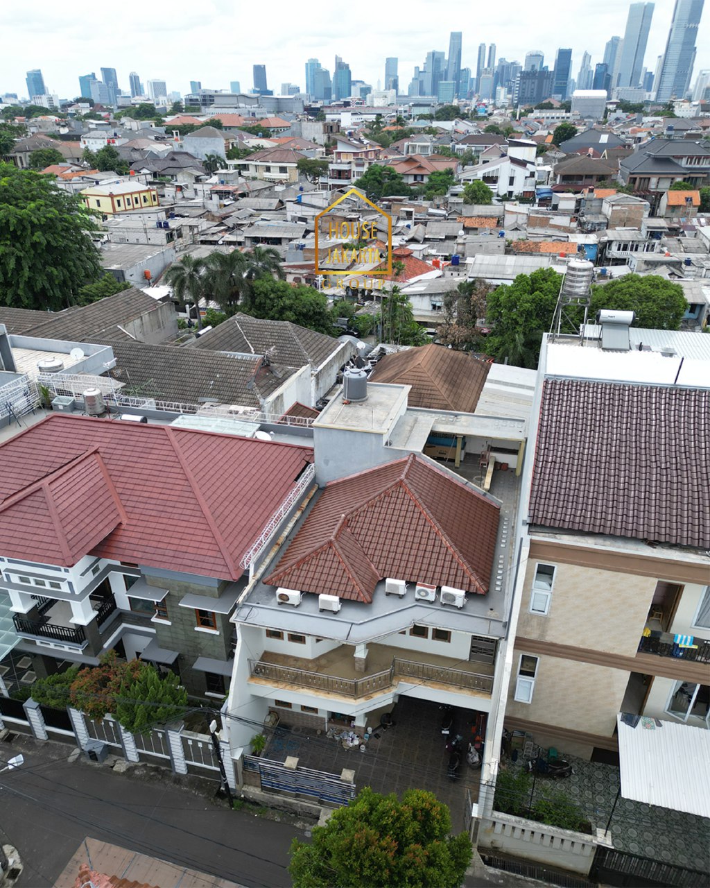 HS1944  Rumah Tebet 2,5 Lantai + Rooftop, Murah, Strategis Dekat Kuningan