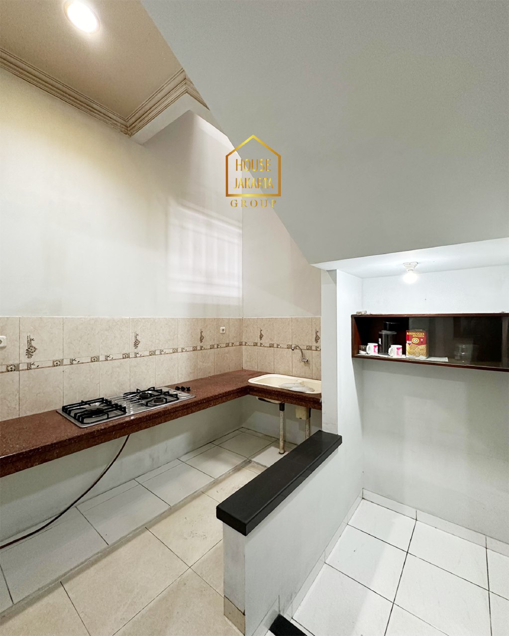 HS1944  Rumah Tebet 2,5 Lantai + Rooftop, Murah, Strategis Dekat Kuningan