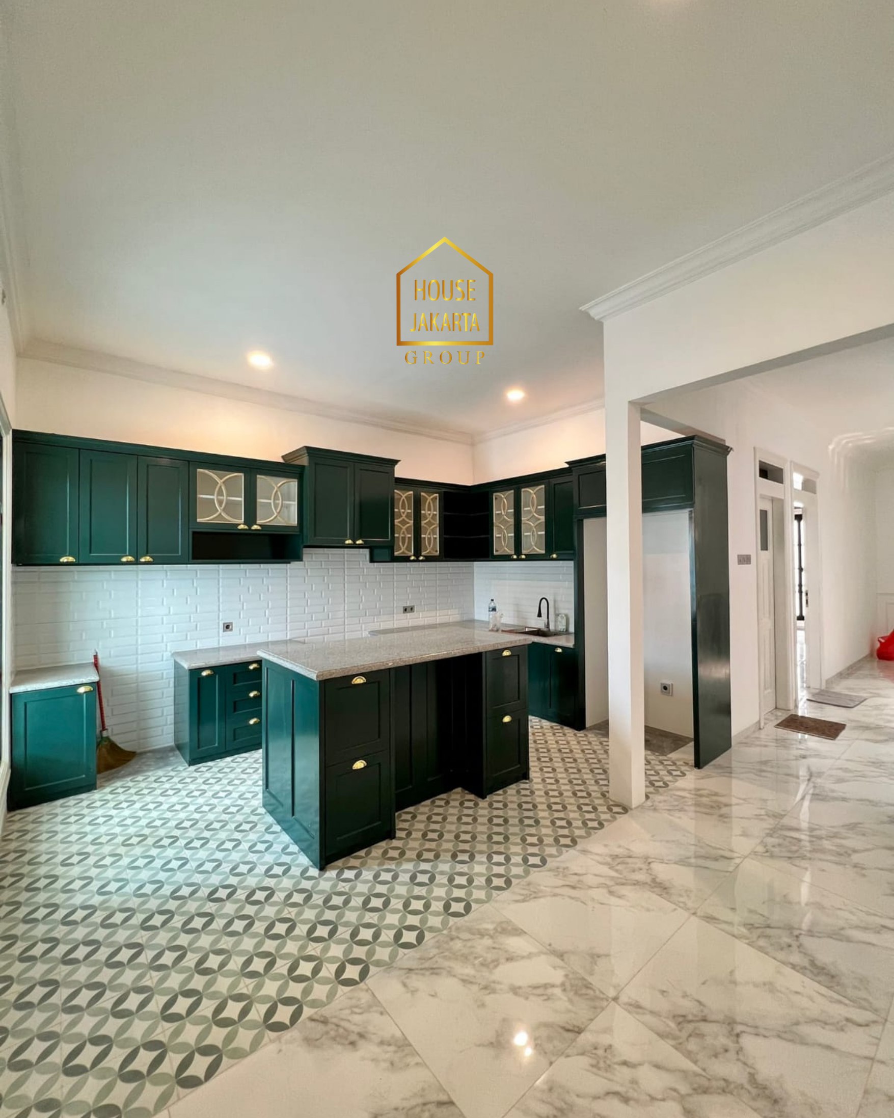 HS1953  Brand New Modern Classic House Pondok Indah Fully Furnished, Area Prime & Tenang