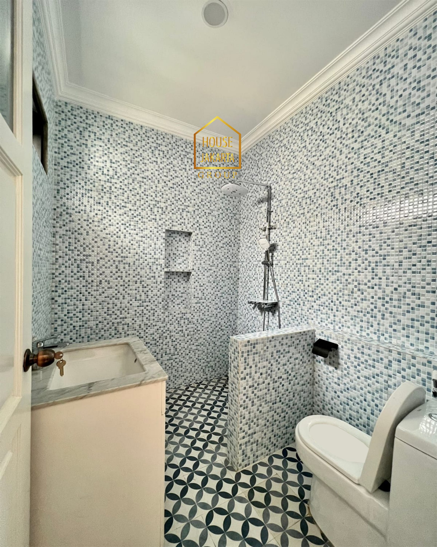 HS1953  Brand New Modern Classic House Pondok Indah Fully Furnished, Area Prime & Tenang