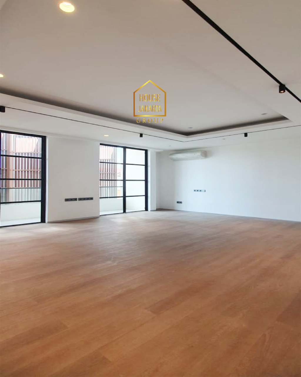 HS1954  Rumah Brand New Pondok Indah Siap Huni 3 Lantai, Area Prime, Jalan Lebar & Tenang