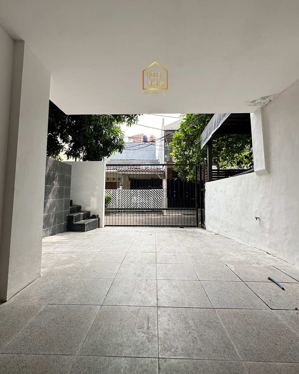 HS1962 Dijual Rumah Pondok Indah Modern Minimalis 3 Lantai Siap Huni Harga Murah, Jakarta Selatan
