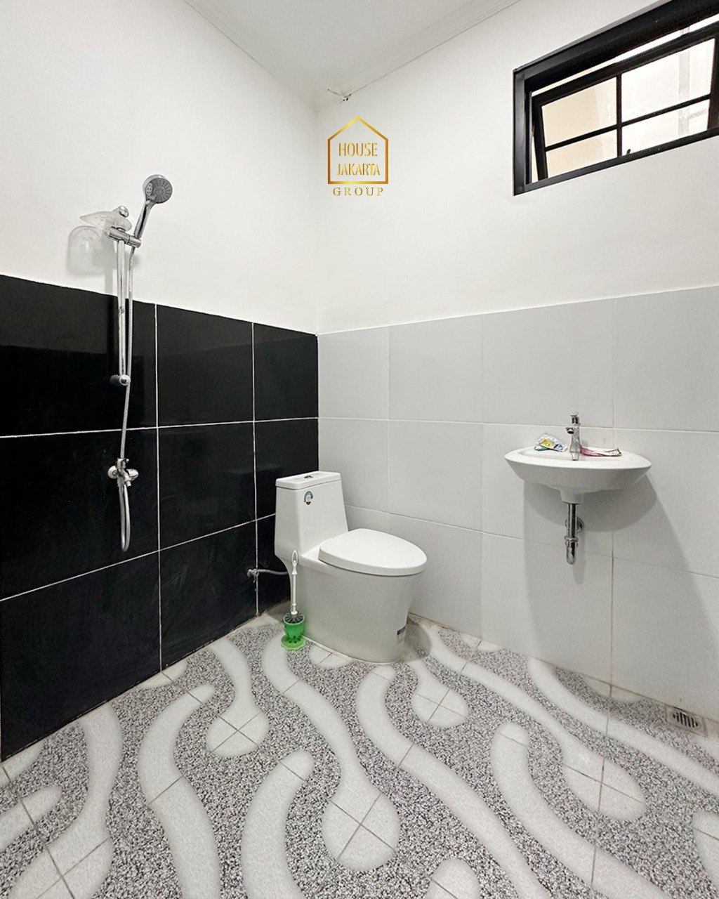 HS1962 Dijual Rumah Pondok Indah Modern Minimalis 3 Lantai Siap Huni Harga Murah, Jakarta Selatan