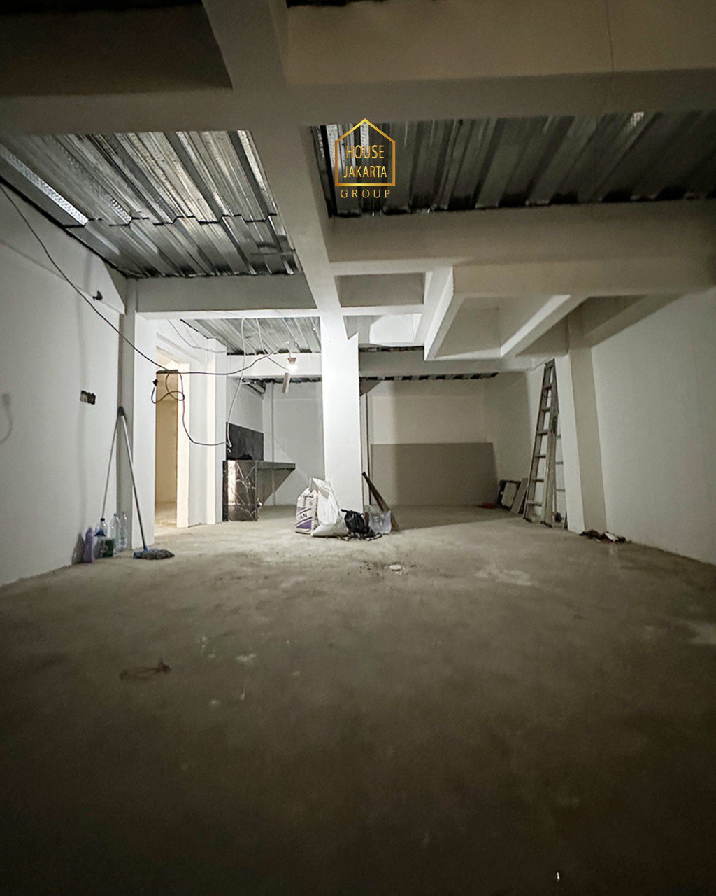 HS1962 Dijual Rumah Pondok Indah Modern Minimalis 3 Lantai Siap Huni Harga Murah, Jakarta Selatan
