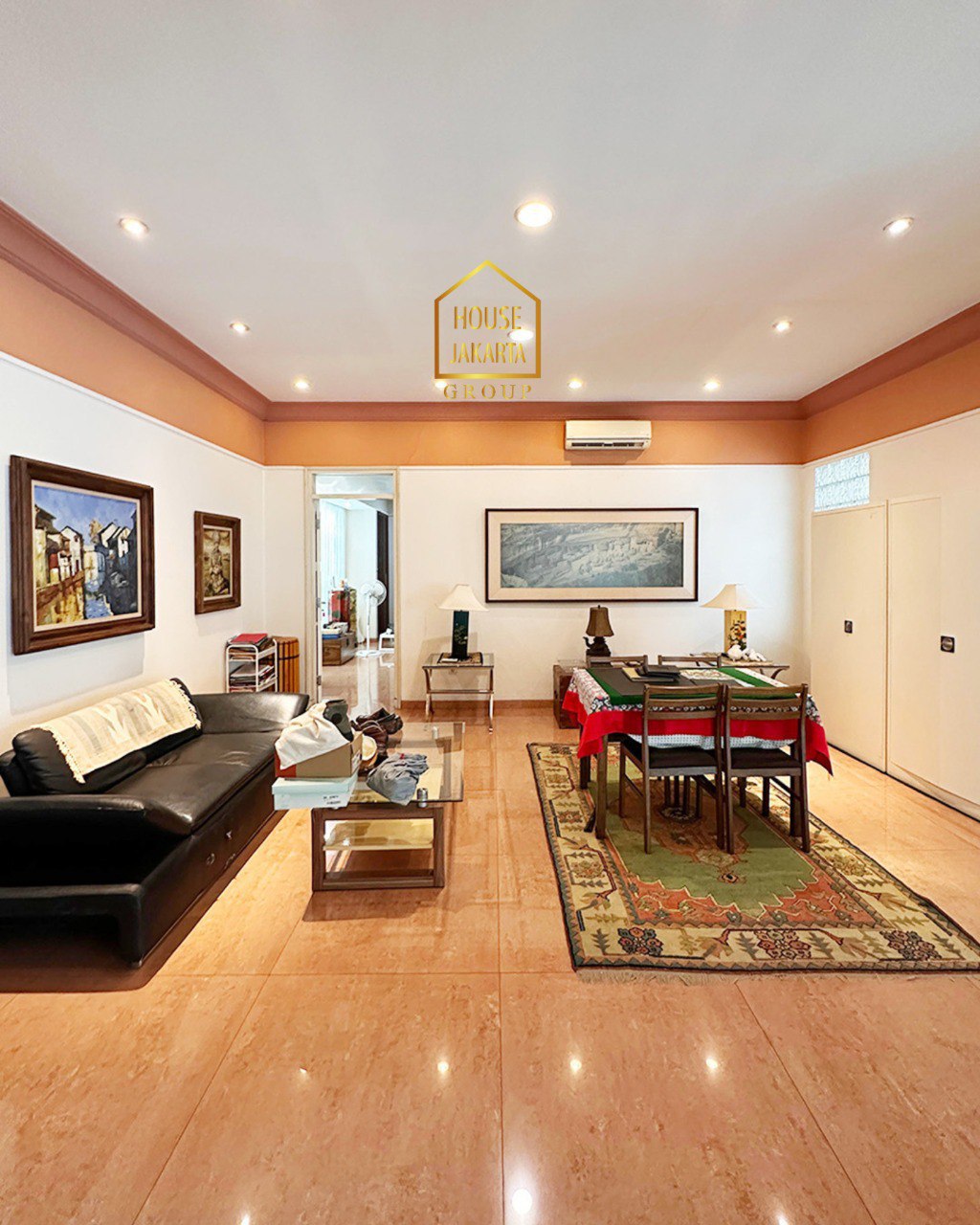 HS1967 FOR SALE: Rumah 2 Lantai Murah Siap Huni KEBAYORAN BARU. Row Jalan Lebar, Lingkungan Asri dan Tenang. Prime Area