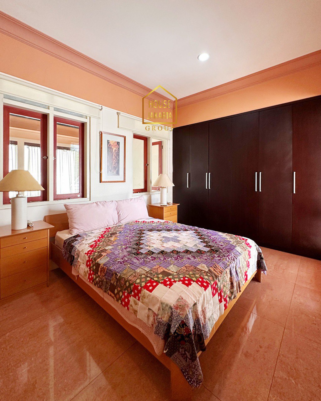 HS1967 FOR SALE: Rumah 2 Lantai Murah Siap Huni KEBAYORAN BARU. Row Jalan Lebar, Lingkungan Asri dan Tenang. Prime Area