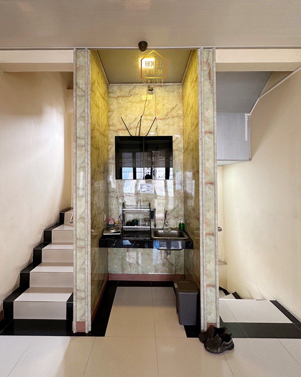 CS1969 Rumah Kost KEBAYORAN BARU Dijual. Ada 16 Kamar Terisi Full. Lokasi Strategis Area Perkantoran dan Pusat Bisnis