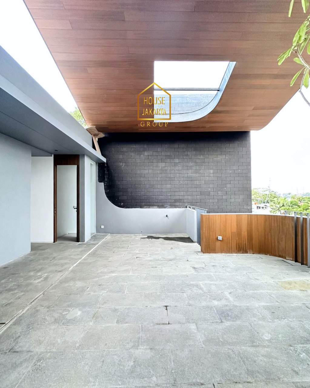 HS1971 FOR SALE: BRAND NEW KEMANG. Modern Minimalis House, 3 Lantai + Rooftop Lounge, terdapat  Private Garden Terrace. Lokasi Elite di Jakarta Selatan Dekat Mall, Sekolah Internasional, dan Perkantoran