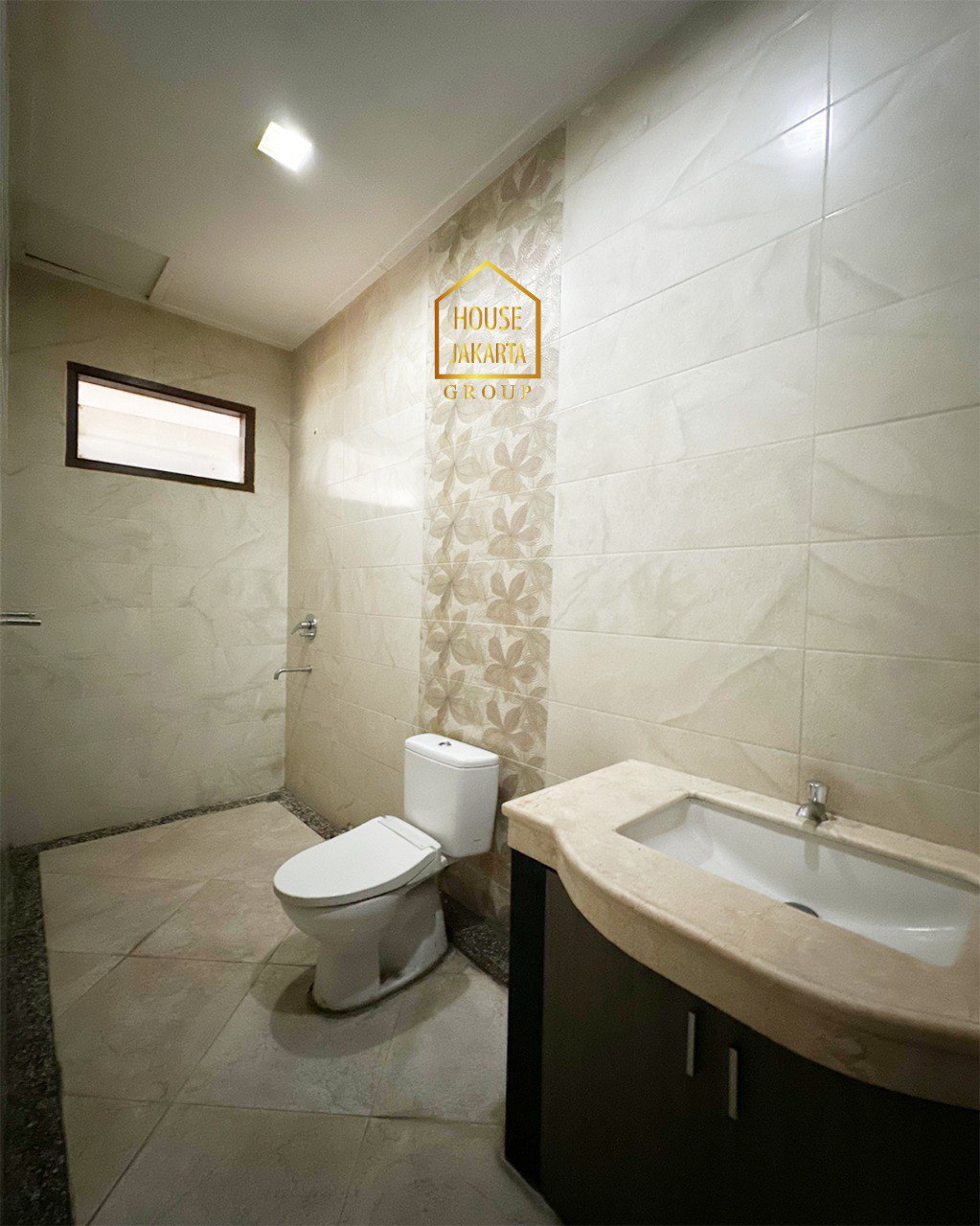 HS1973 FOR SALE: BINTARO. Rumah Mewah Murah 2 Lantai Siap Huni, Dalam Komplek, Marmer. Garden & Swimming Pool