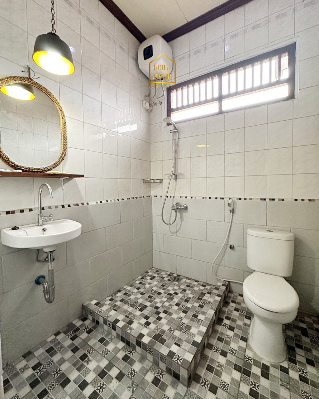 HS1975  FOR SALE: Rumah Siap Huni 2 Lantai Fully Furnished di PEJATEN. Lokasi Strategis, Dekat TB Simatupang,  Kemang, Gatot Subroto